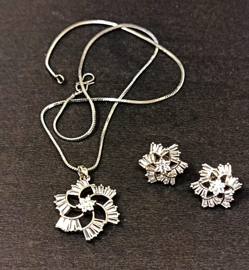 Silver Stone Studded Pendant with Earring-AV001