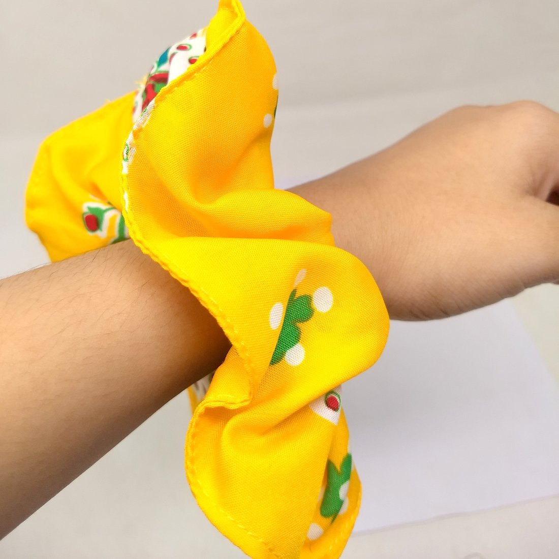 Anokhi Ada Handmade Large Scrunchies/Ponytail Holders for Girls and Women (Set of 4 Scrunchies, Multi-Colour)-05-17H