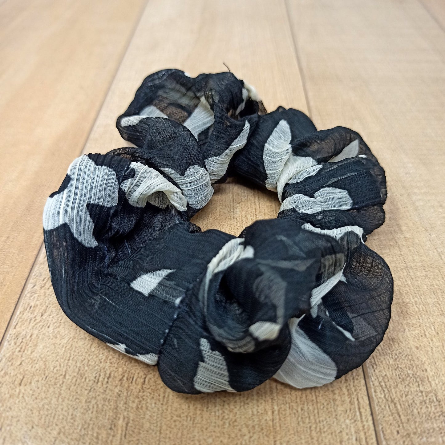 Anokhi Ada Fabric Scrunchie for Girls and Women (15-101 Scrunchie)