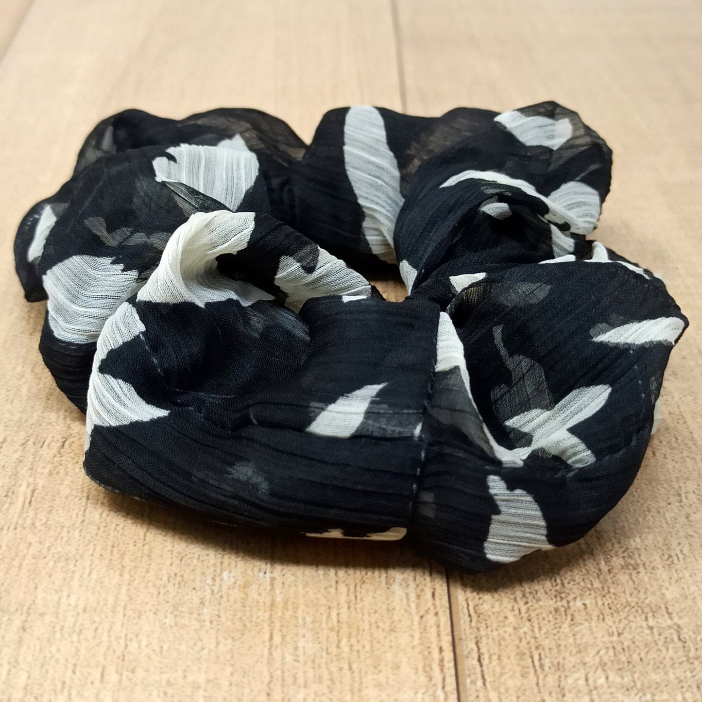 Anokhi Ada Fabric Scrunchie for Girls and Women (15-101 Scrunchie)