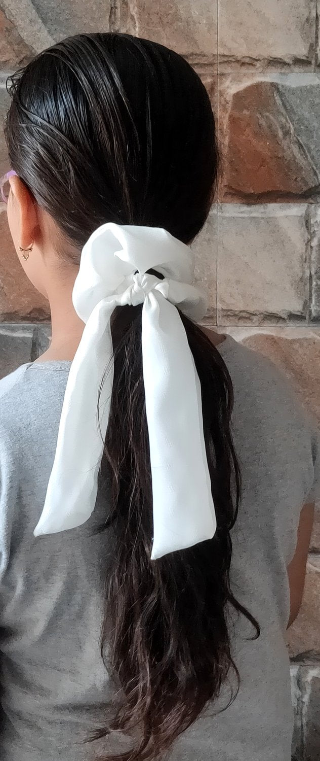 Daisy Tail Scrunchie (24-01 )