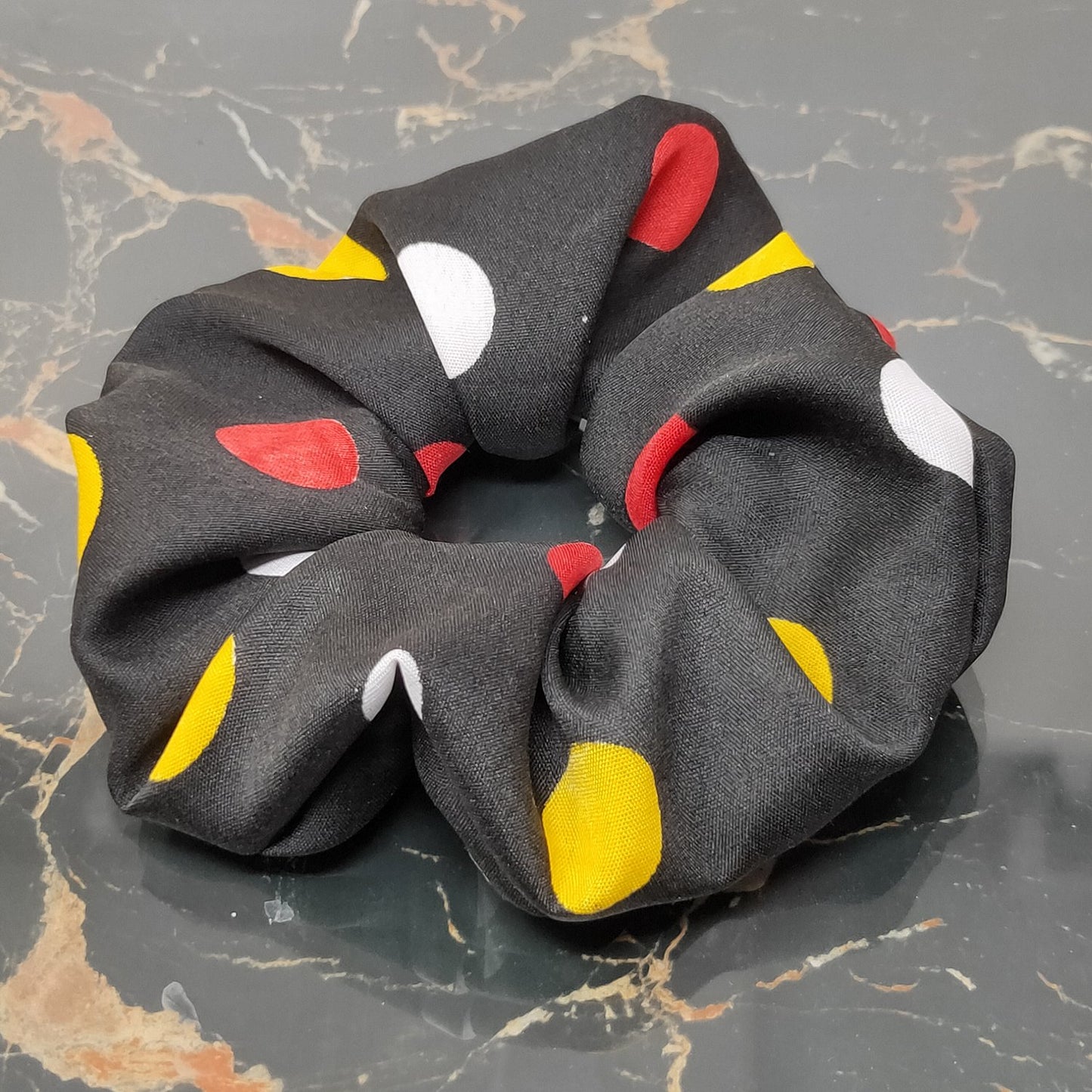 Blackspots Scrunchie (15-267 Scrunchie)