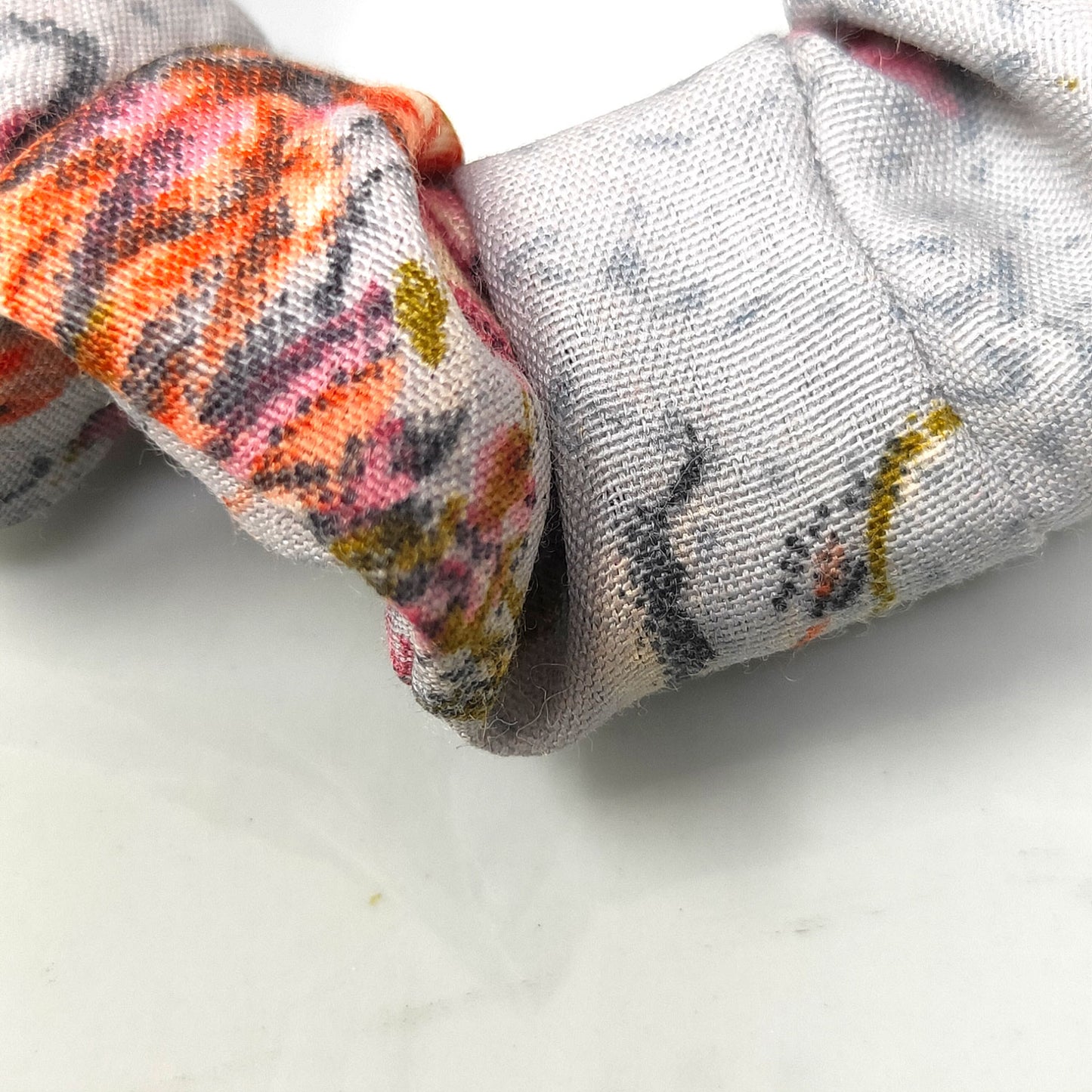 Mini Gris Scrunchie (15-315 Scrunchie)