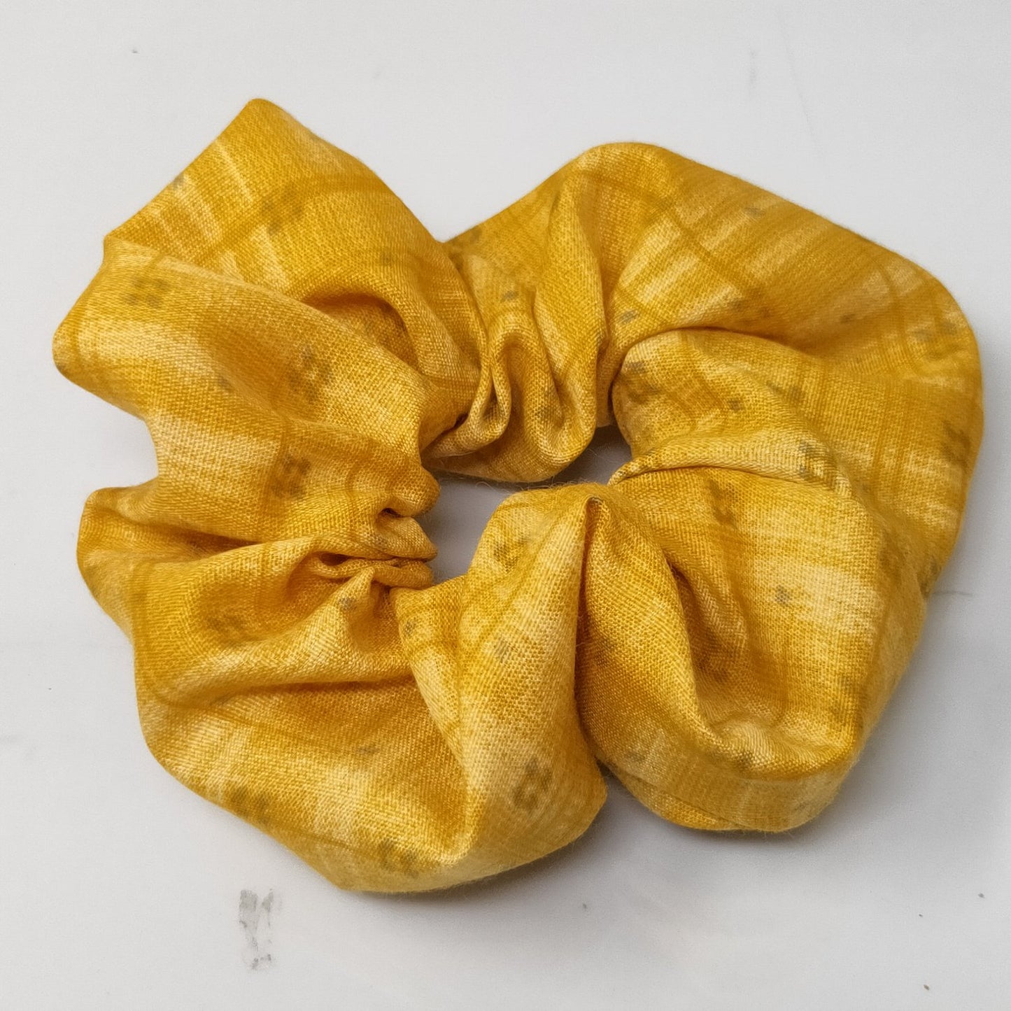 Small Medallion Scrunchie (15-323 Scrunchie)