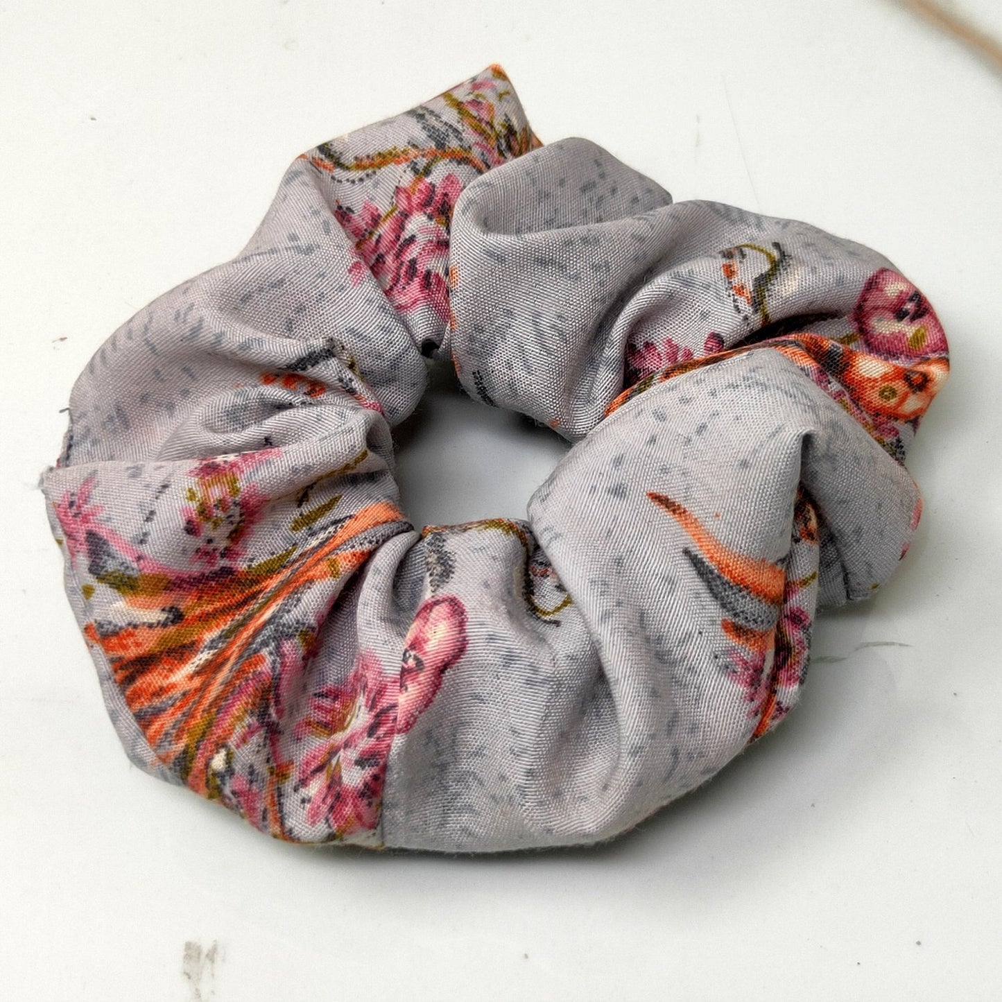 Small Gris Scrunchie (15-324 Scrunchie)
