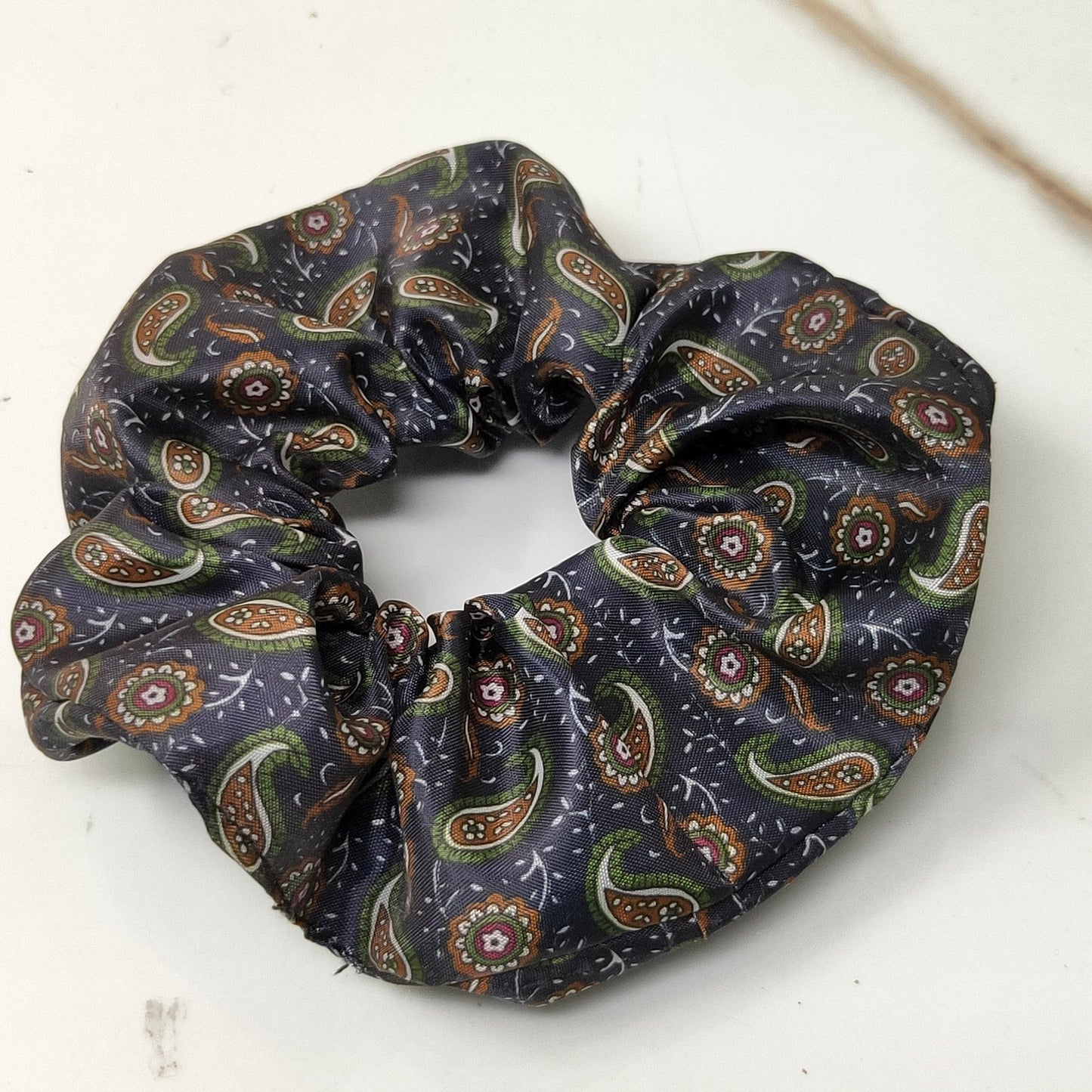 Ombre Scrunchie (15-325 Scrunchie)