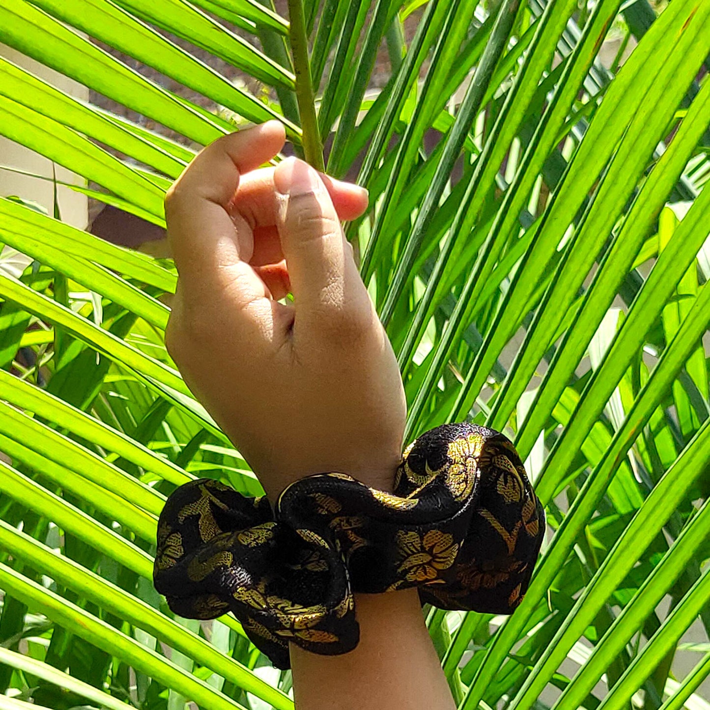 Blackly Scrunchie (15-335 Scrunchie)