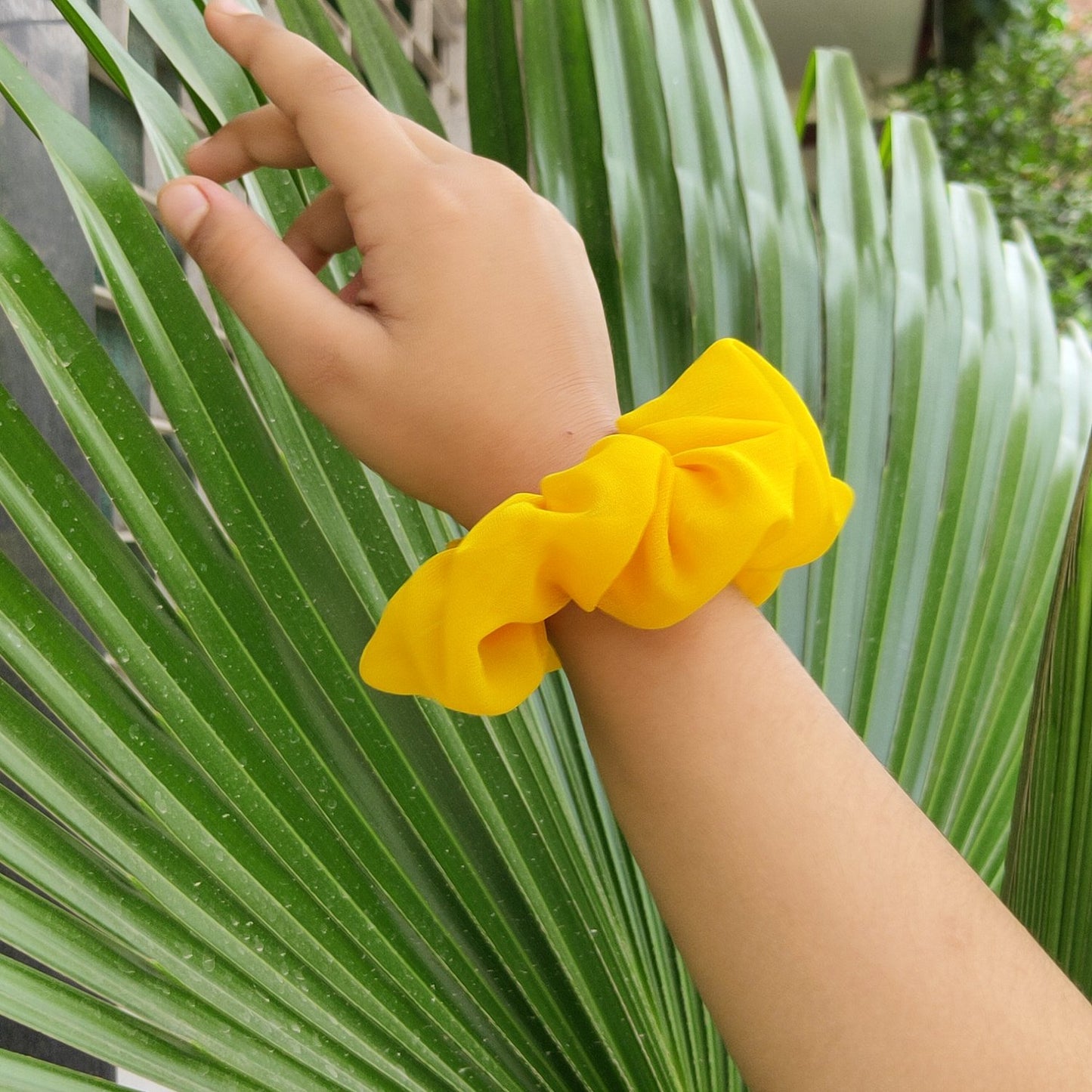 Golden Marguerite Scrunchie (15-337 Scrunchie)