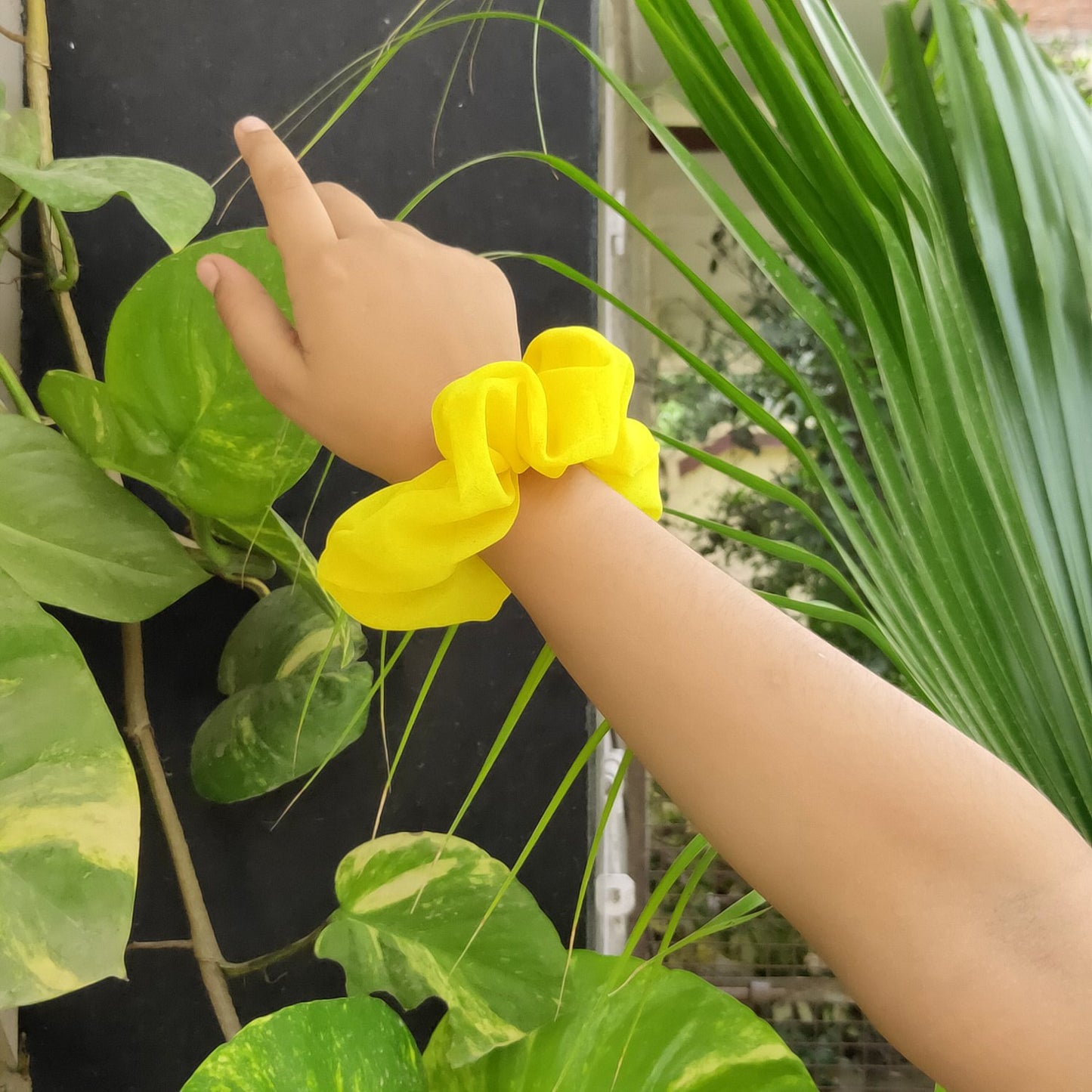 Bumblebee Scrunchie (15-339 Scrunchie)