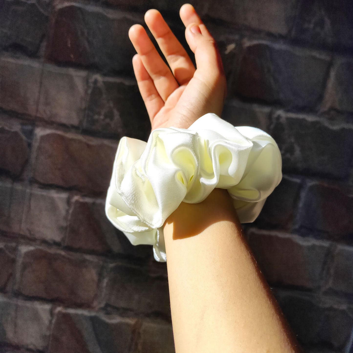 Bianca Bliss Scrunchie (15-349 Scrunchie)