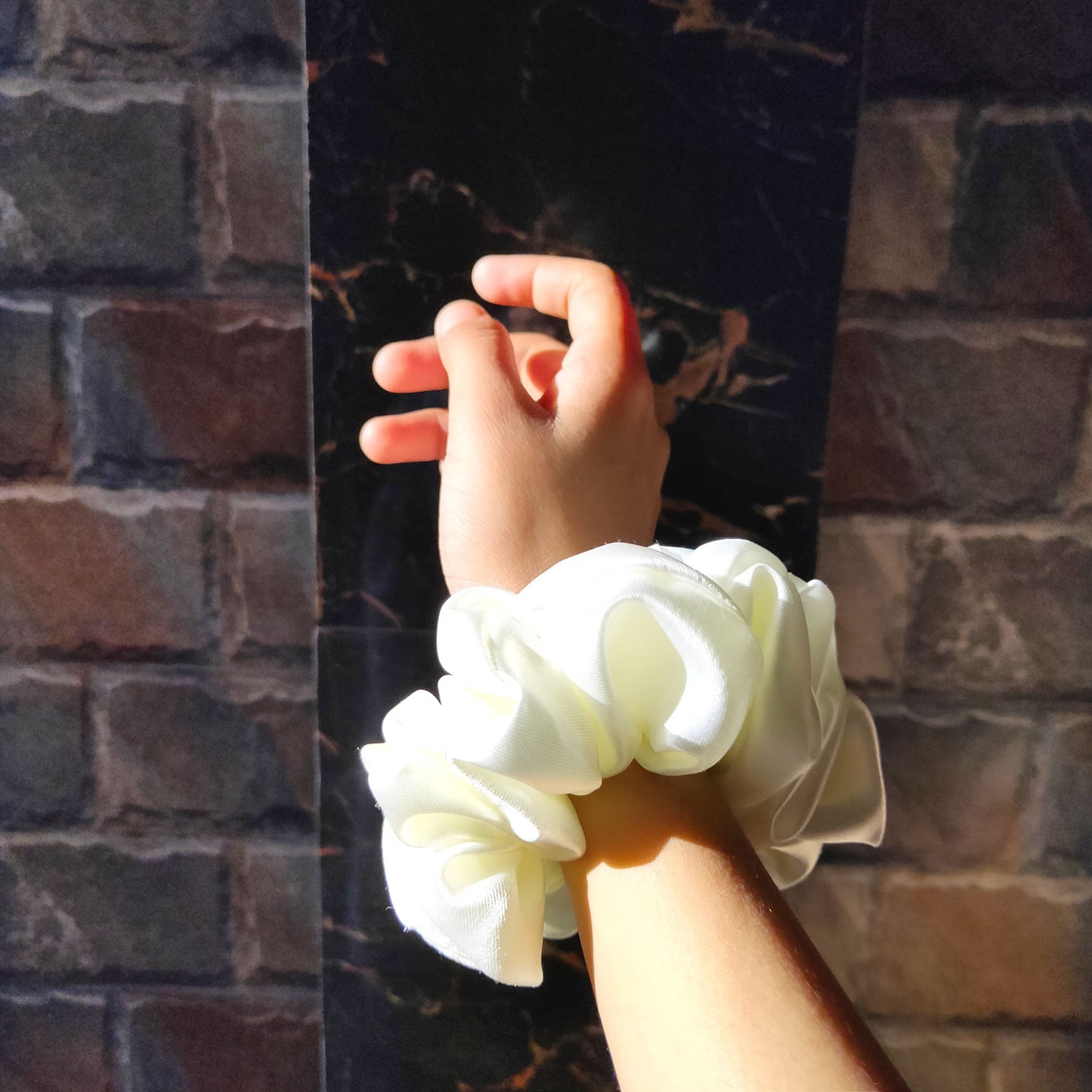 Bianca Bliss Scrunchie (15-349 Scrunchie)