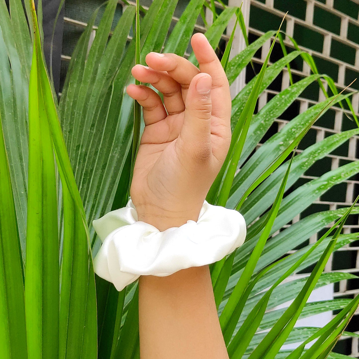 Small Bianca Bliss Scrunchie (23-02a Scrunchie)