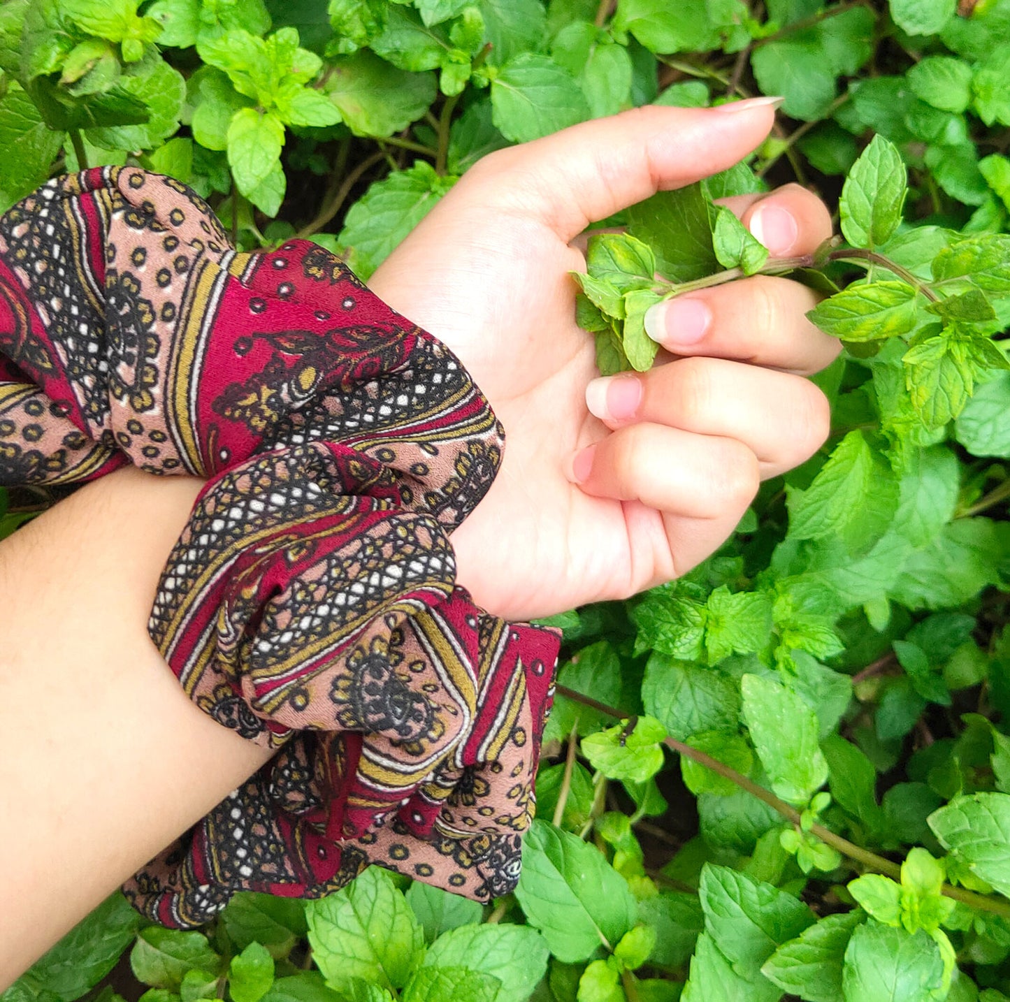 Granat Scrunchie (15-363 Scrunchie)