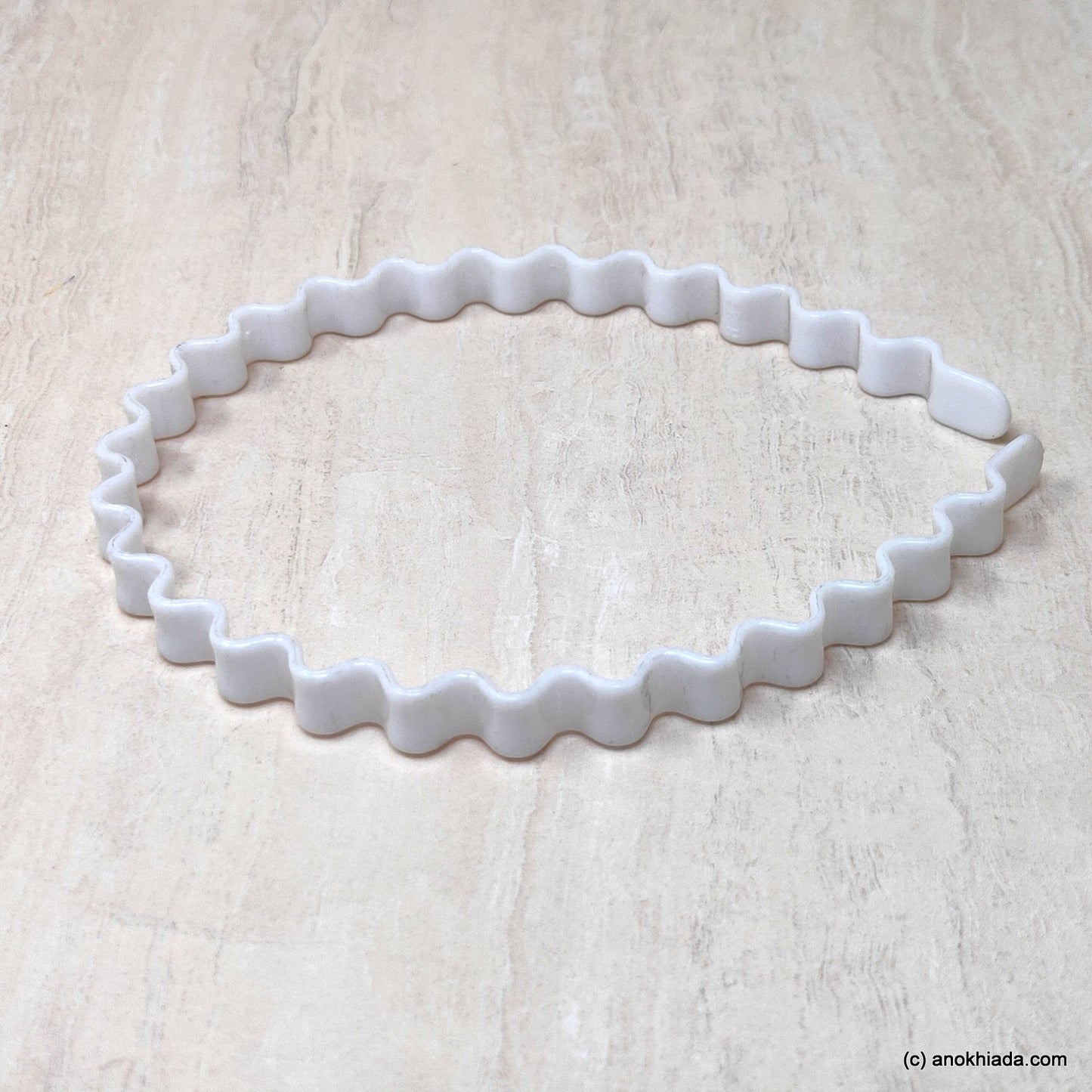 Anokhi Ada Plastic White Zig Zag Design Headbands/Hairbands for Kids and Girls (19-09)