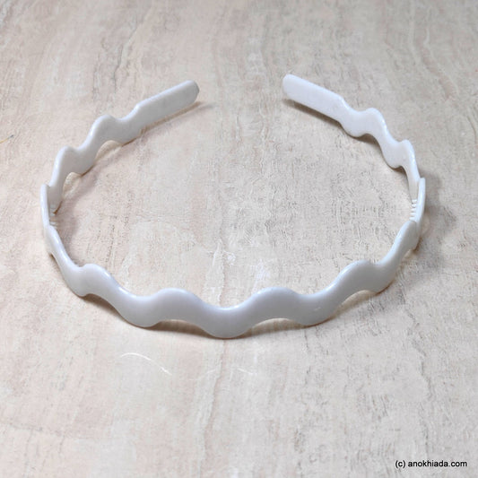 Anokhi Ada Plastic White Designer Headbands/Hairbands for Kids and Girls (19-9b)