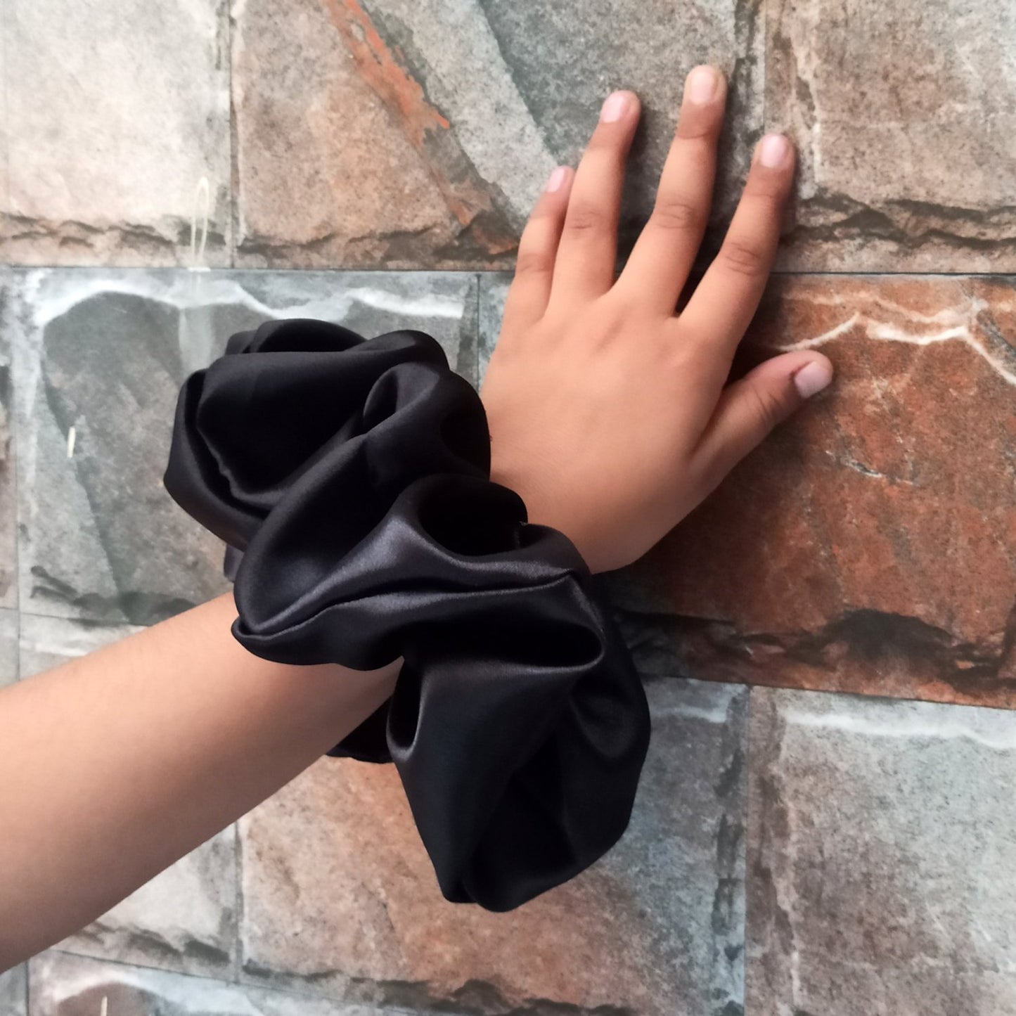 XXL Black Berry Scrunchie (23-01 c Scrunchie)