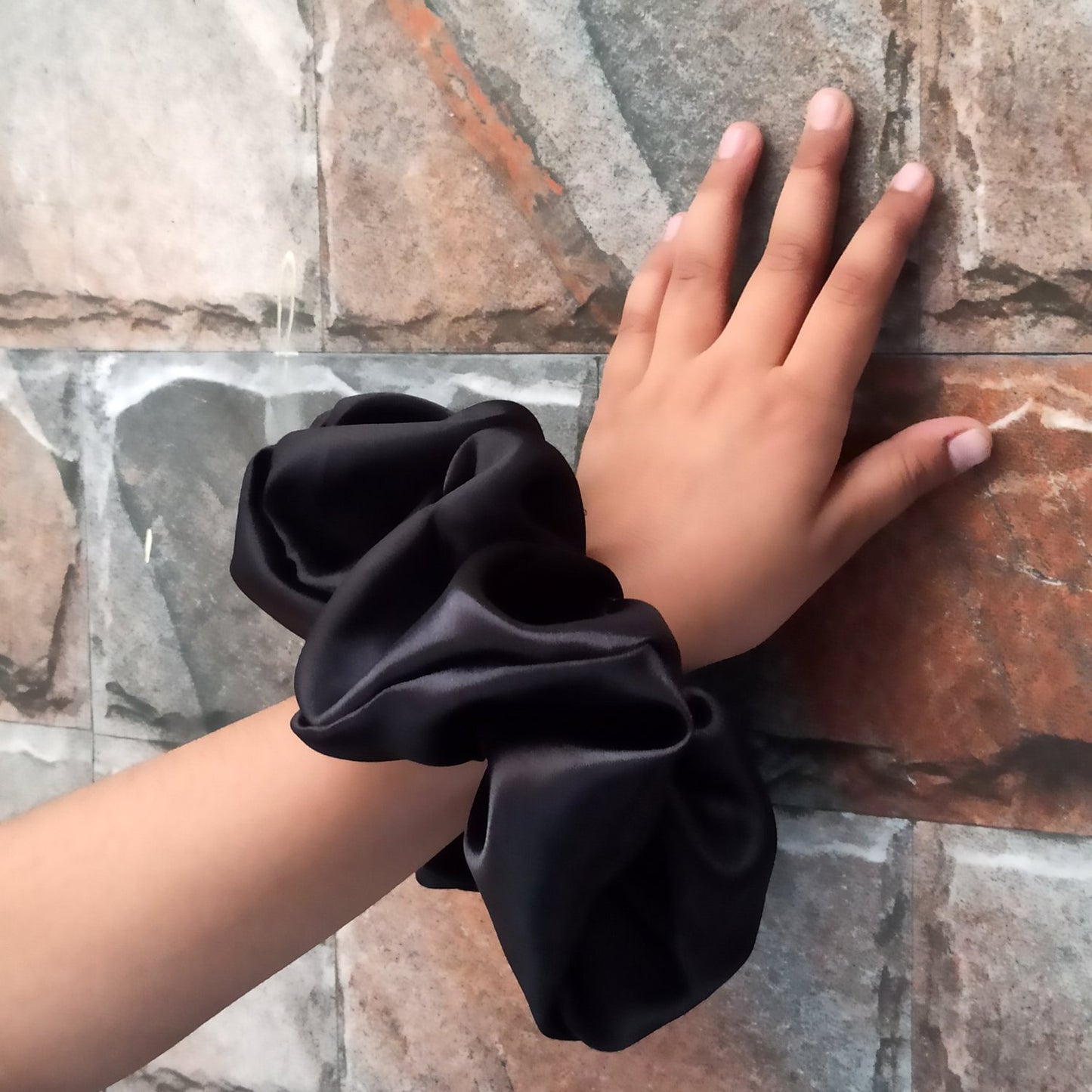 XXL Black Berry Scrunchie (23-01 c Scrunchie)
