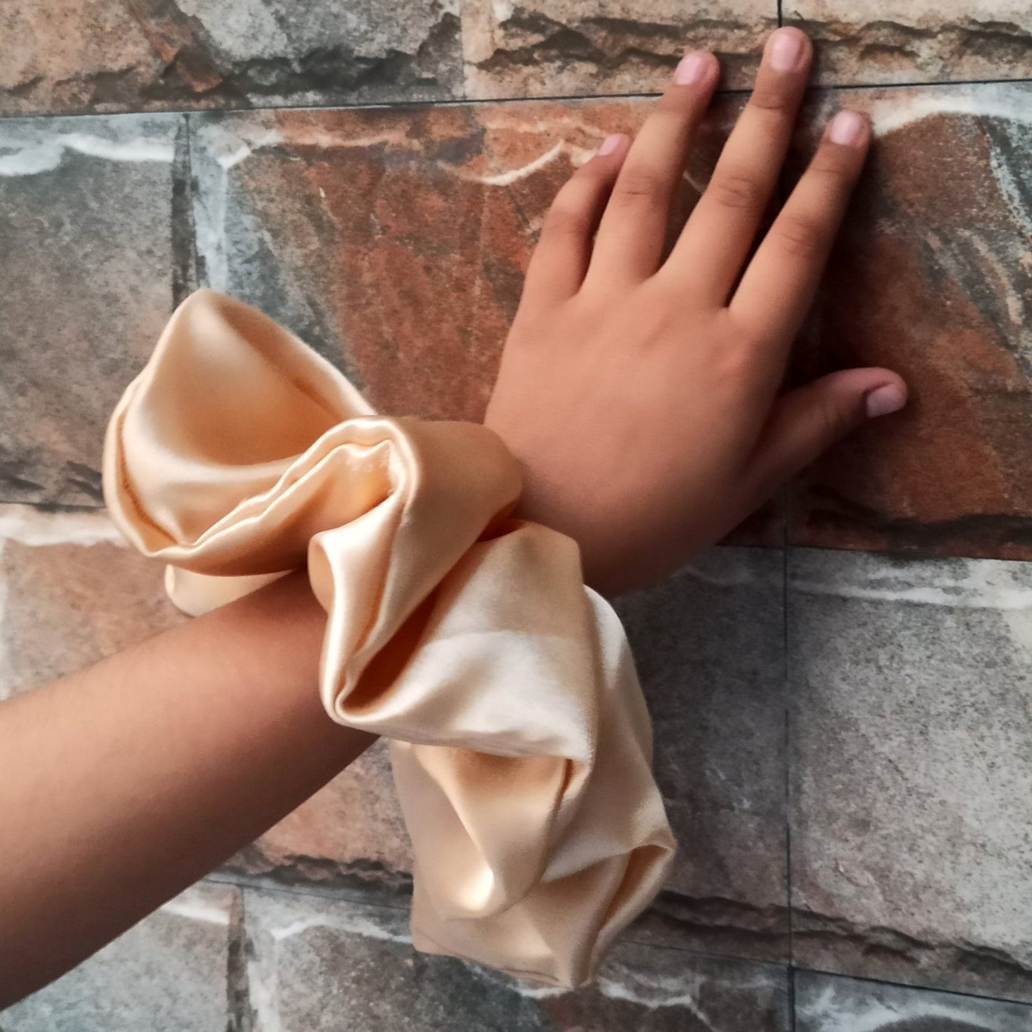 XXL Daffodil Scrunchie (23-05 b Scrunchie)