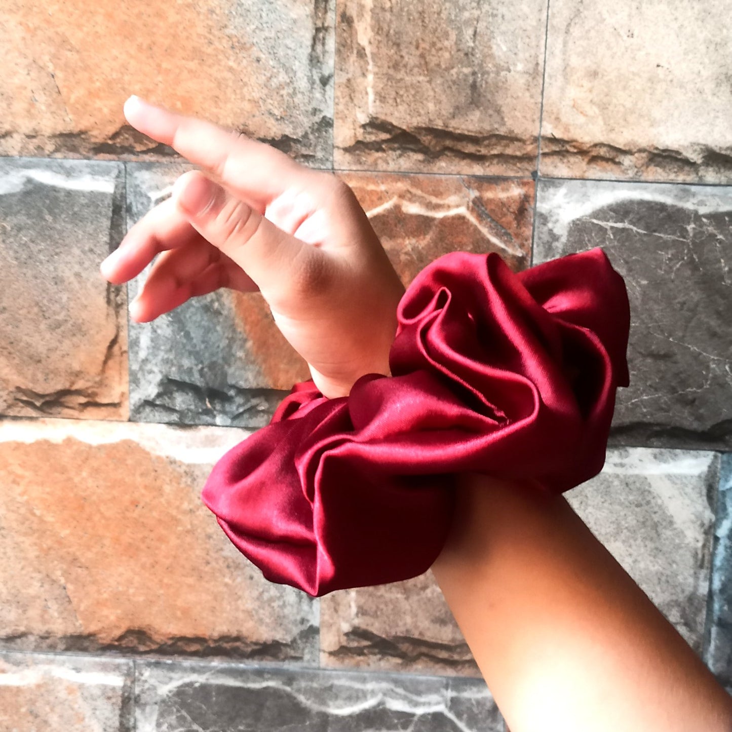 XXL Scarlet Scrunchie (23-13 b Scrunchie)