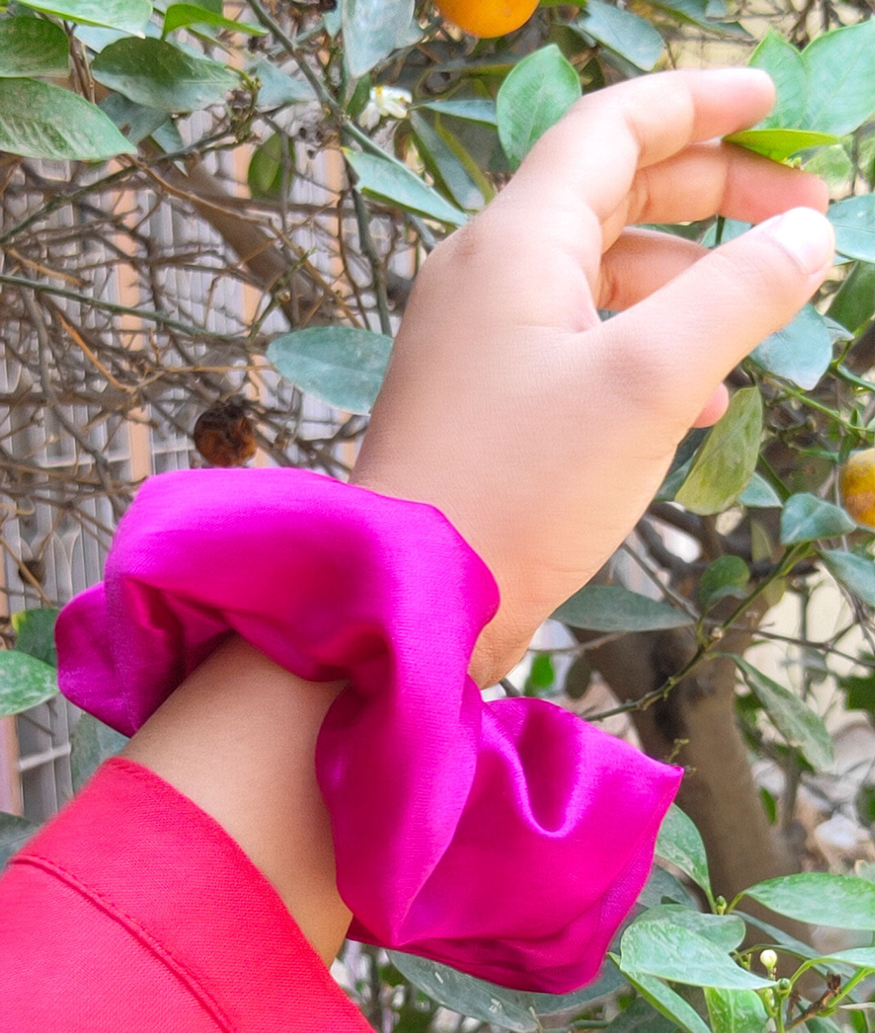 Small Magenta Scrunchie (23-20a Scrunchie)