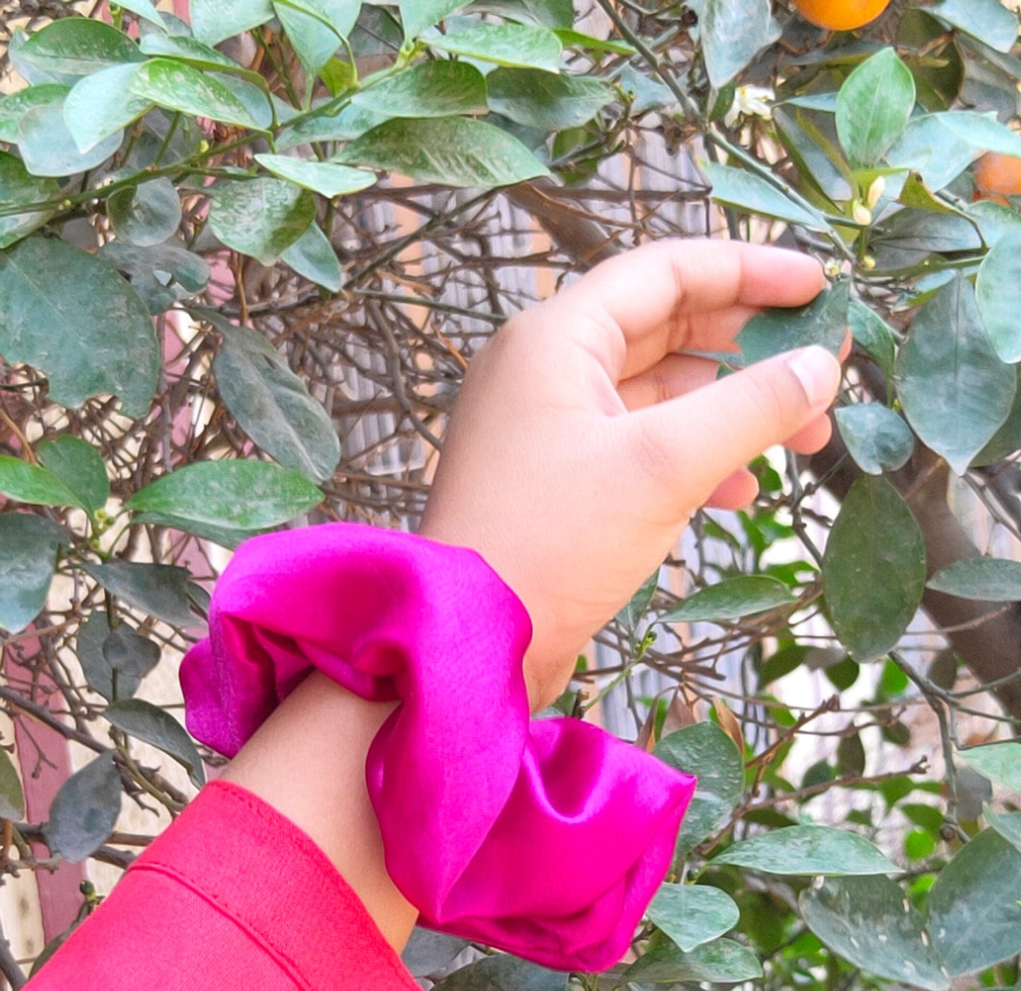 Small Magenta Scrunchie (23-20a Scrunchie)