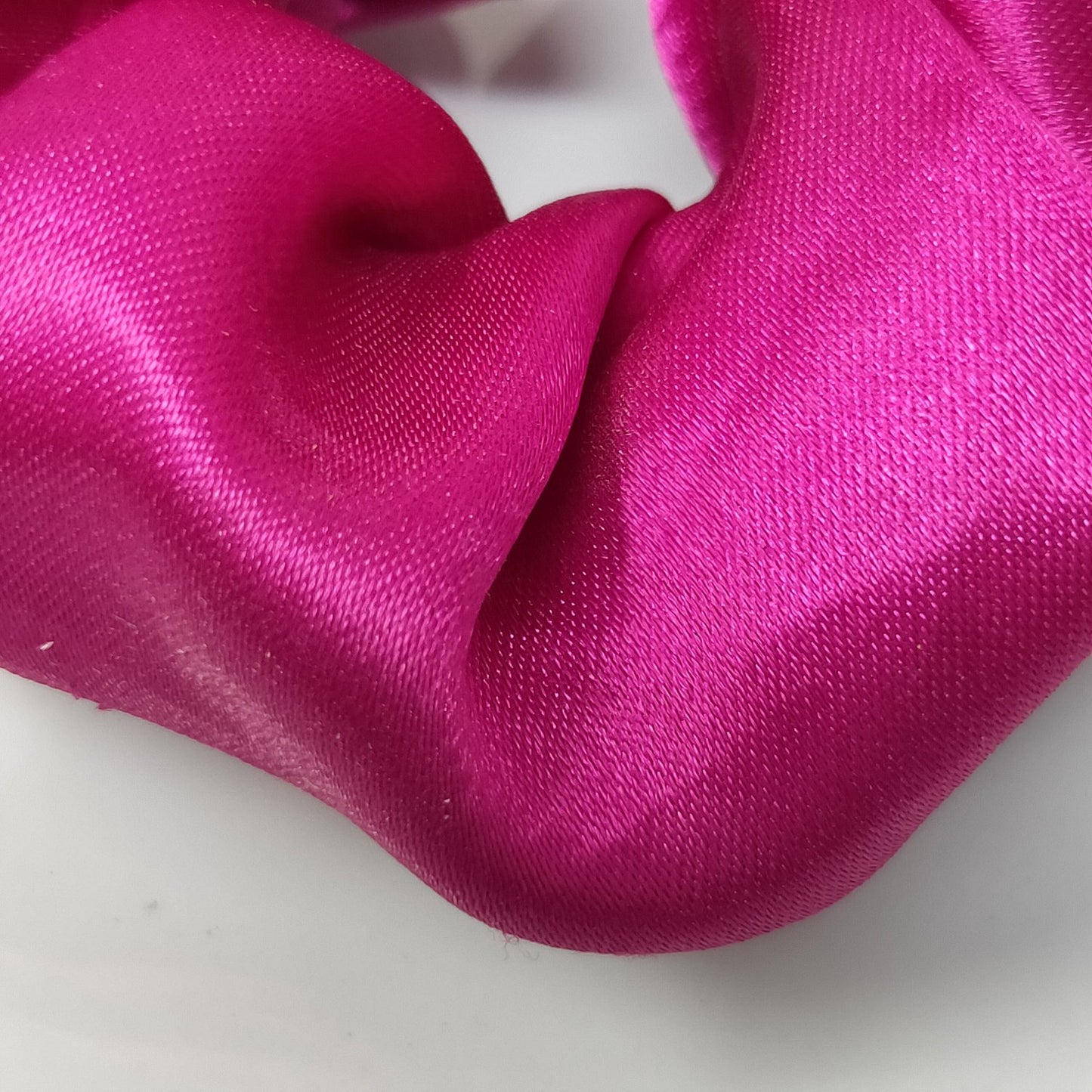 Small Magenta Scrunchie (23-20a Scrunchie)