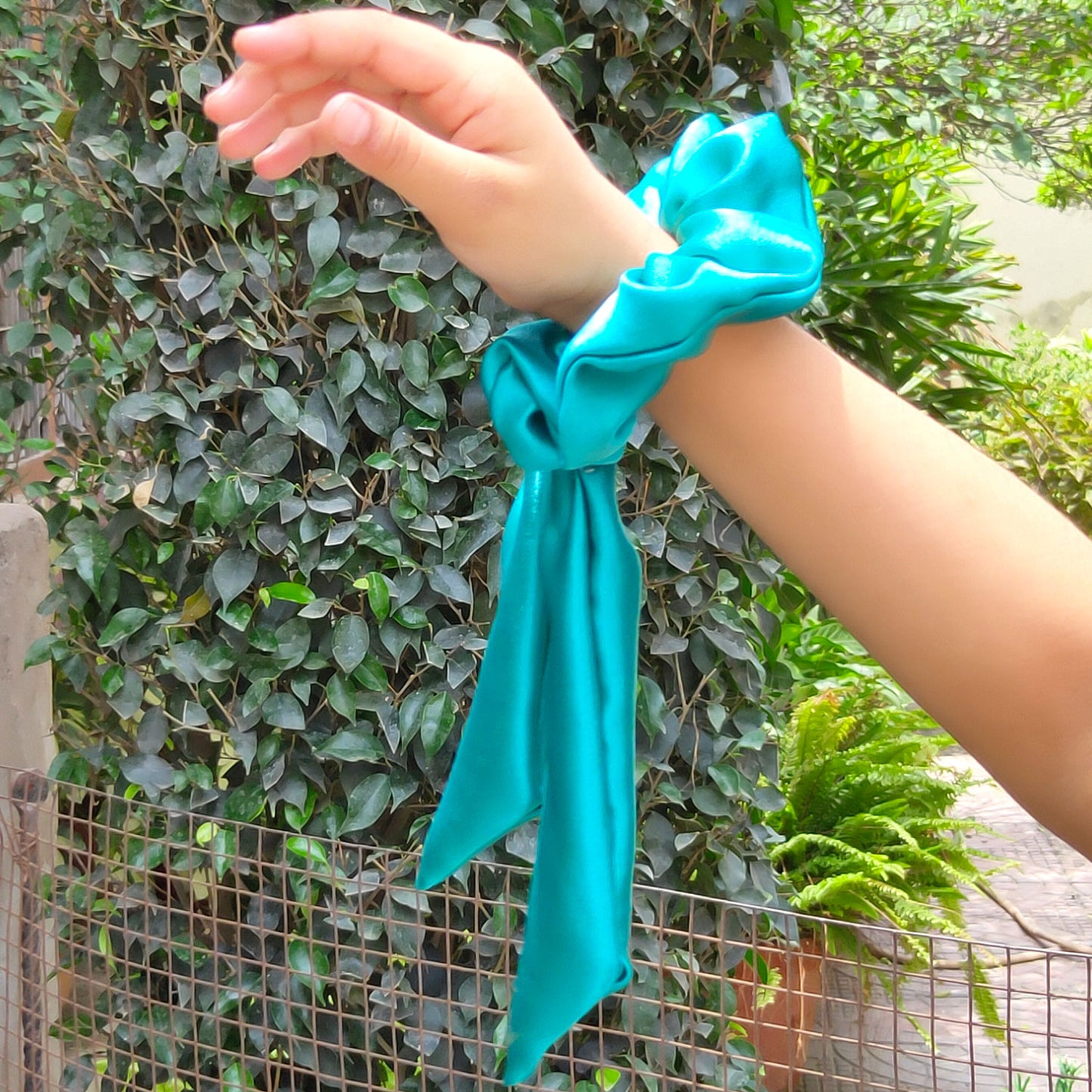 Veronese Green Tail Scrunchie (24-02)