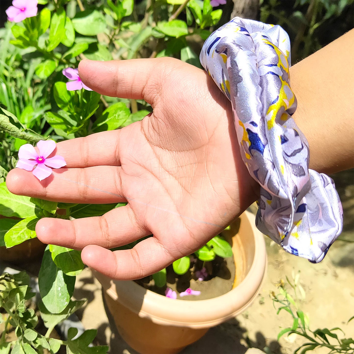 Nube Scrunchie (32-01 Scrunchie)