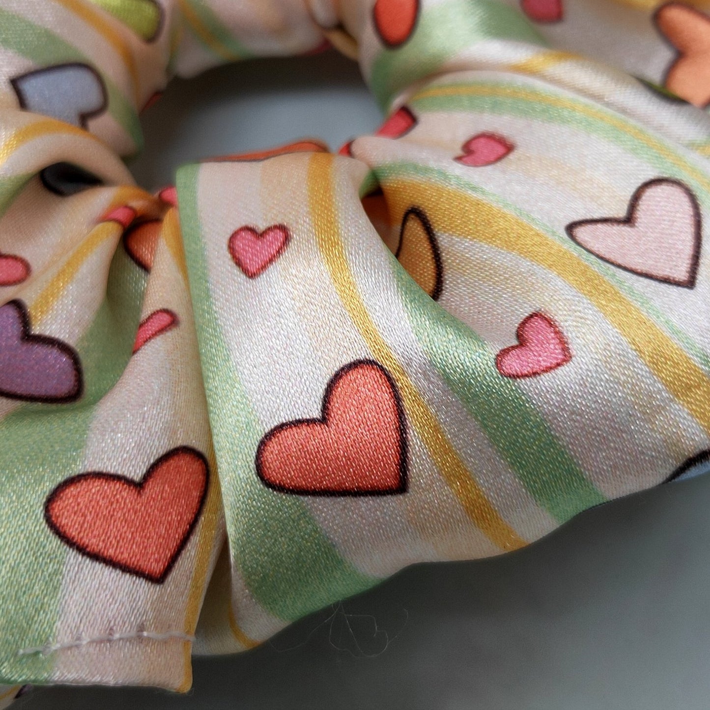 Cuore Scrunchie (32-02 Scrunchie)