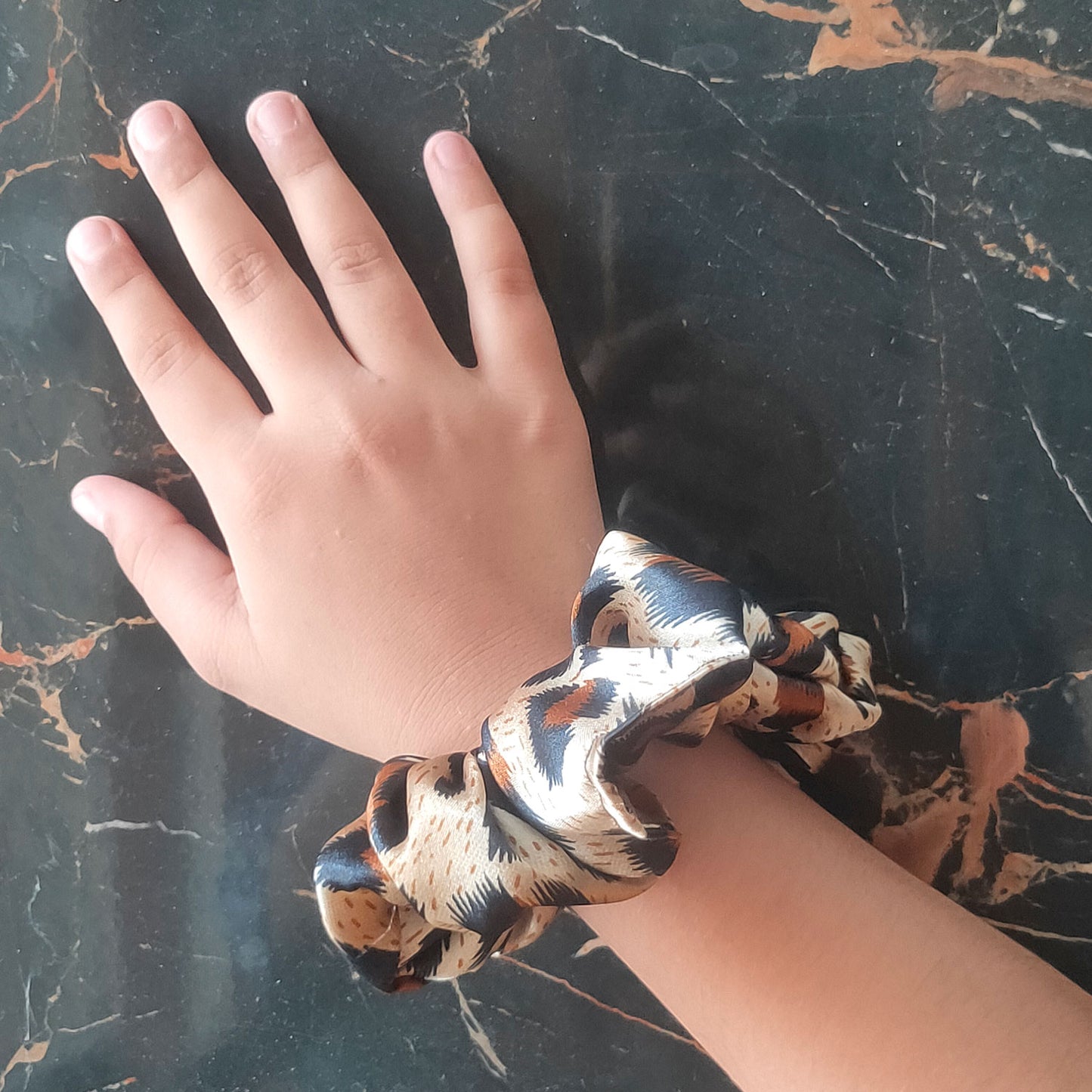 Tigris-2 Scrunchie (32-04 Scrunchie)