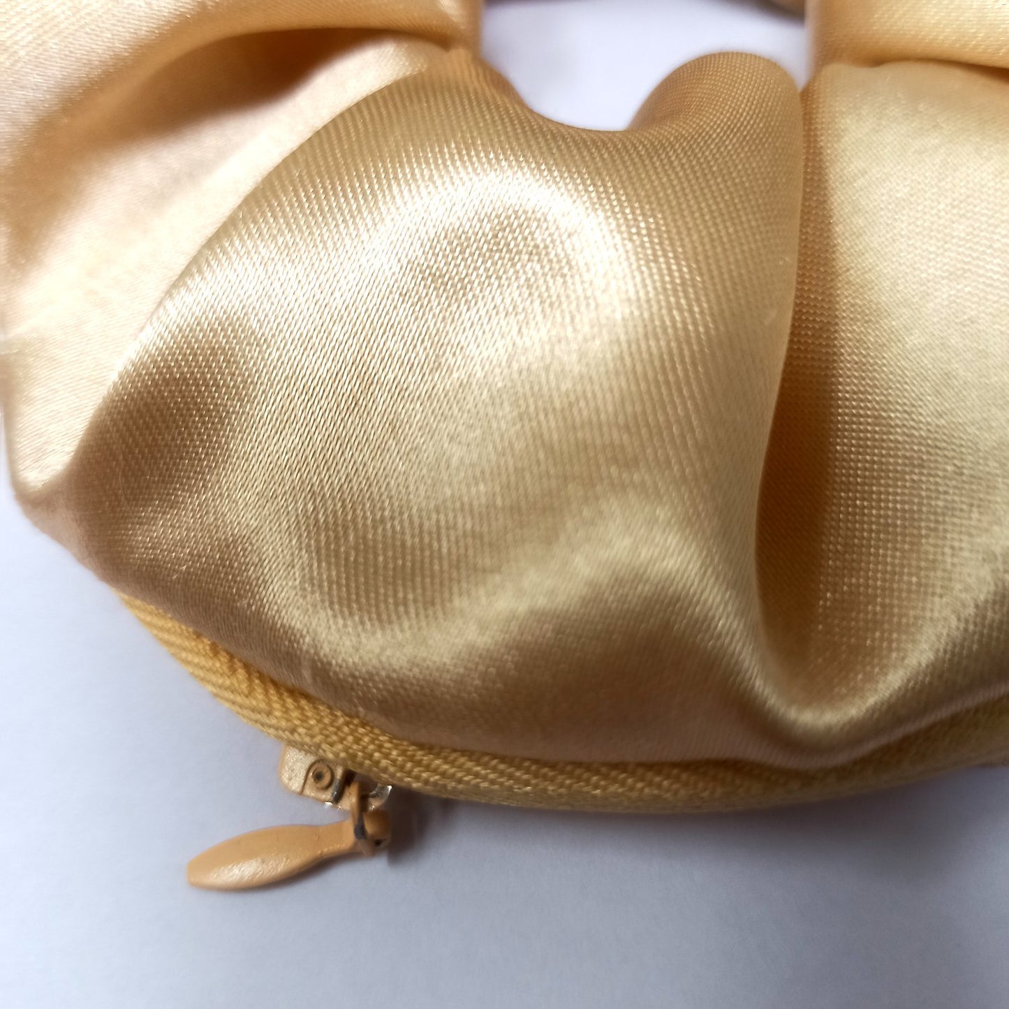 Satin Zipper Scrunchie (32-05 Scrunchie)