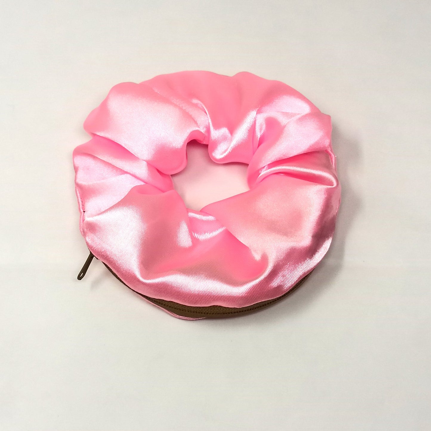 Satin Zipper Scrunchie (32-05 Scrunchie)