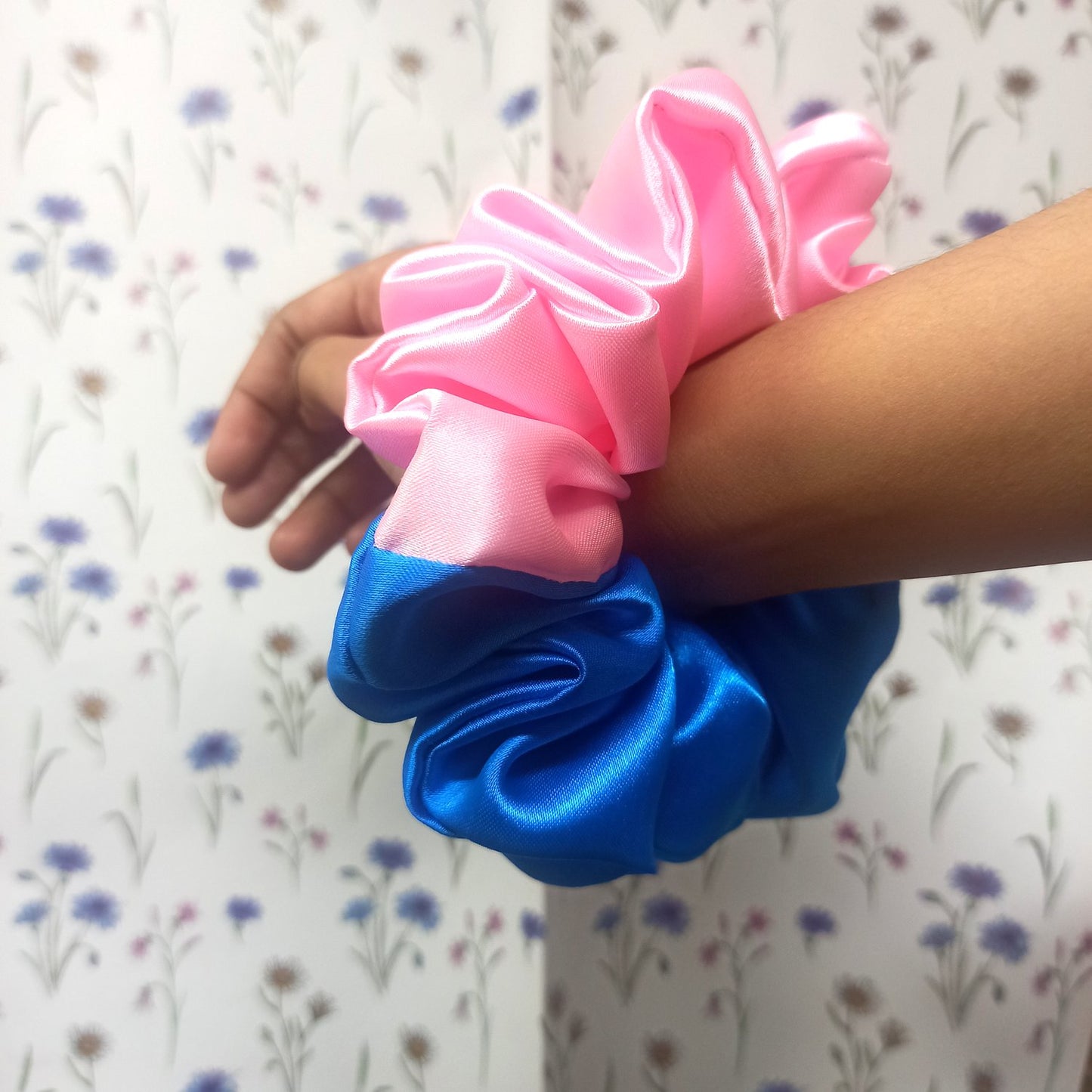 Neobie Dual Tone Scrunchie (32-10 Scrunchie)