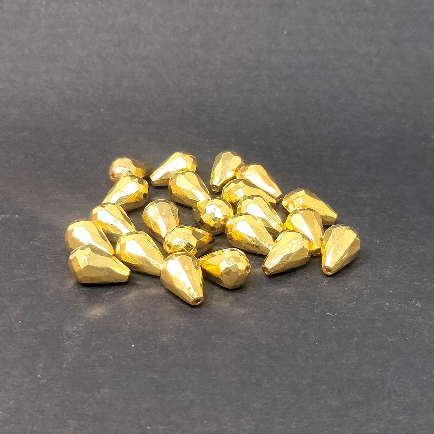 14 mm Golden Drop Beads for Jewellery Making and Decoration (25 Beads) 96-15
