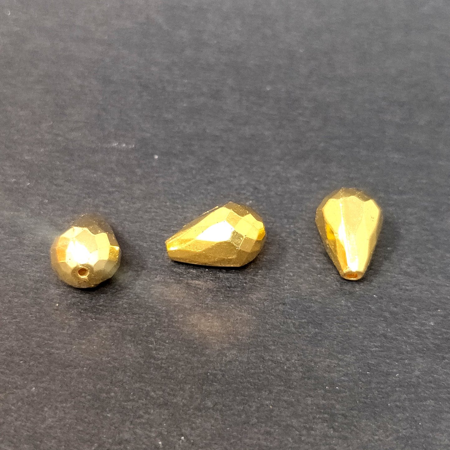 14 mm Golden Drop Beads for Jewellery Making and Decoration (25 Beads) 96-15