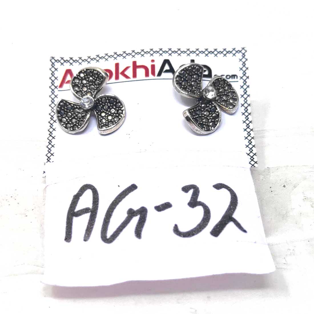 Anokhi Ada Metal Stud Earrings for Girls and Women (Silver)-AG-32
