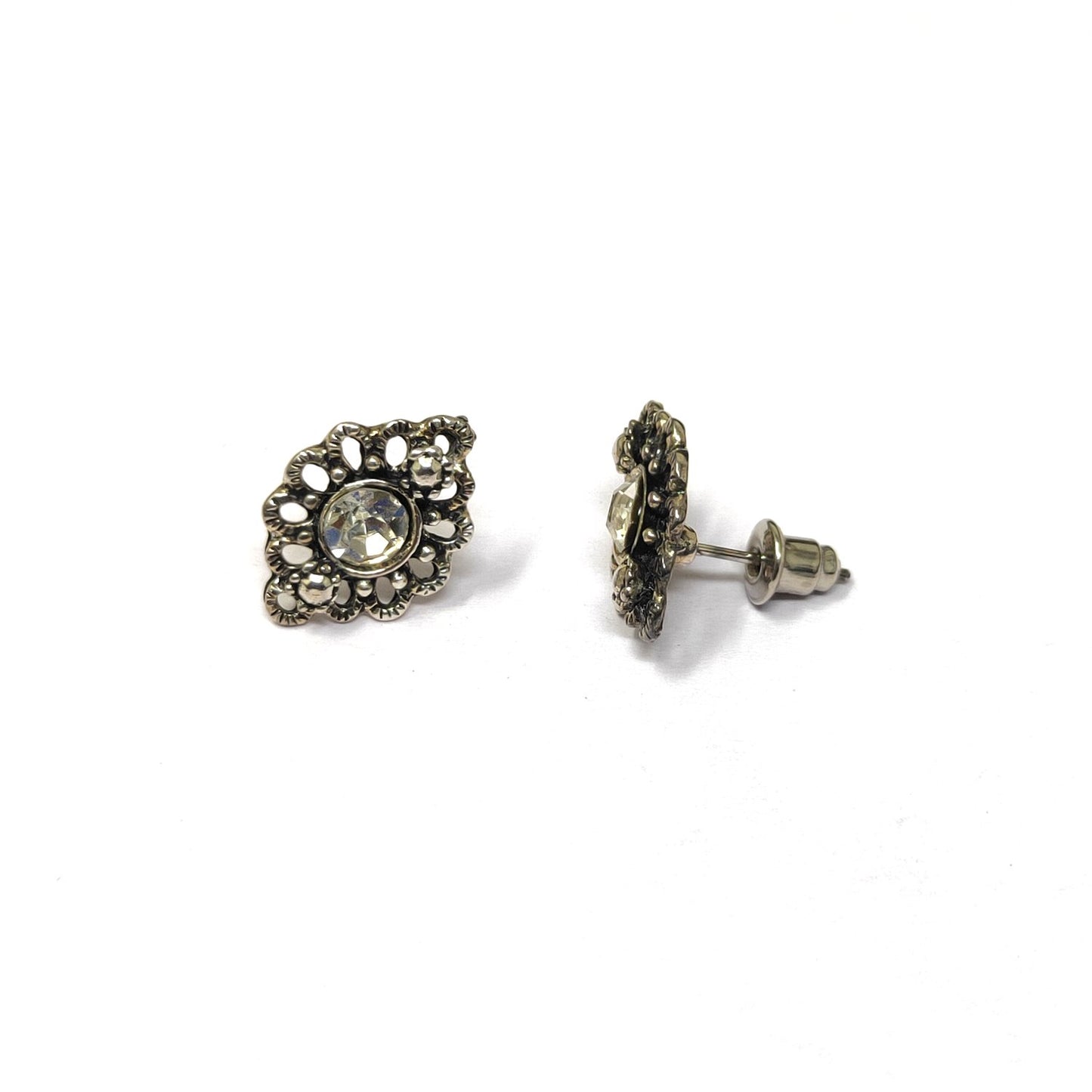 Anokhi Ada Metal Stud Earrings for Girls and Women  (Silver)-AG-36
