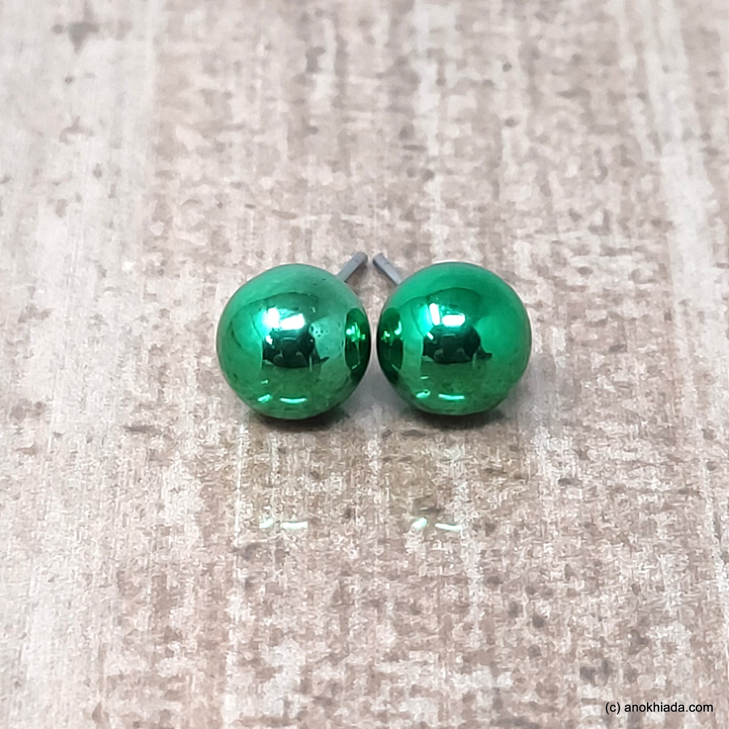Anokhi Ada Round Small Plastic Stud Earrings for Girls ( Green, AR-23i)