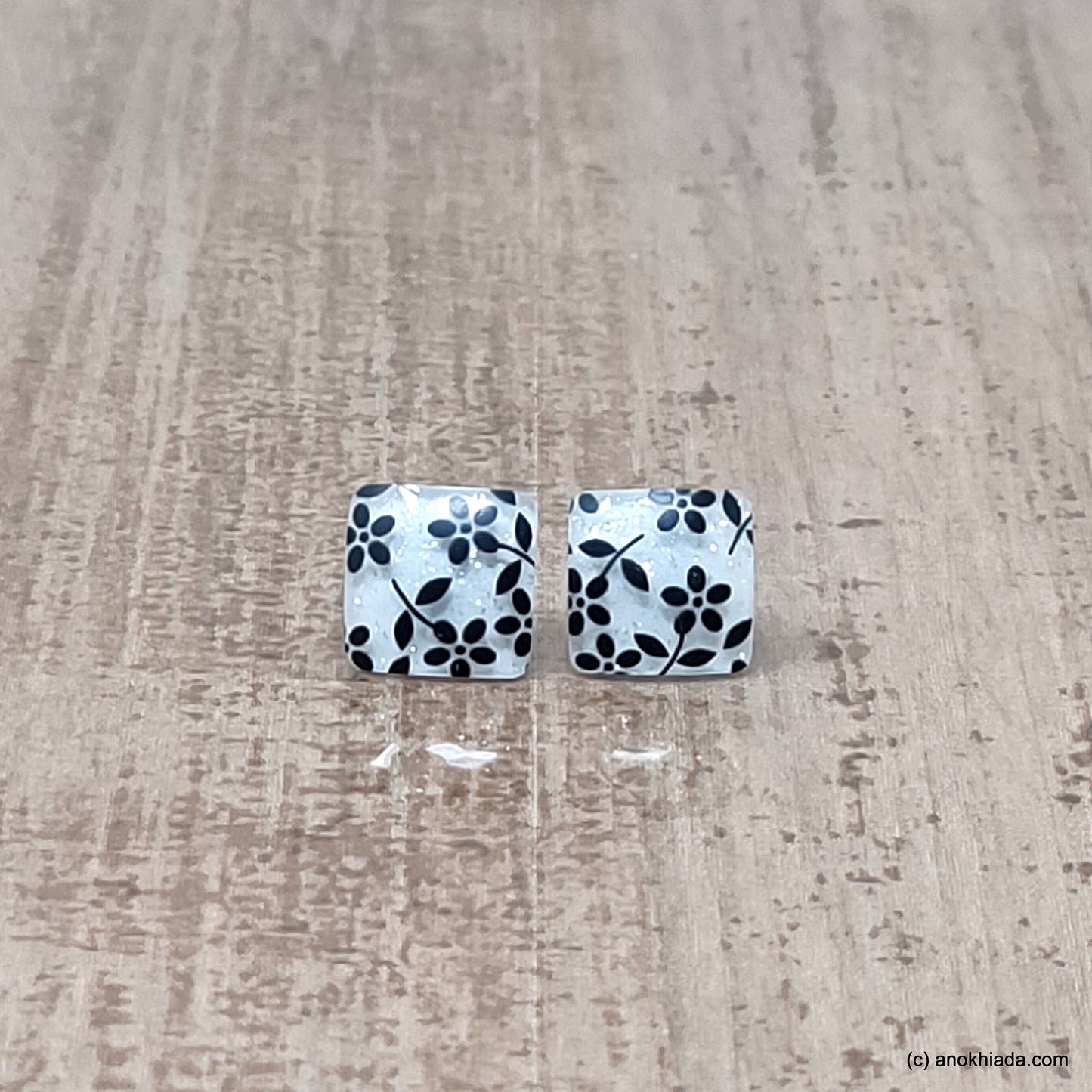 Anokhi Ada Small Square Plastic Stud Earrings for Girls ( White, AR-28c )