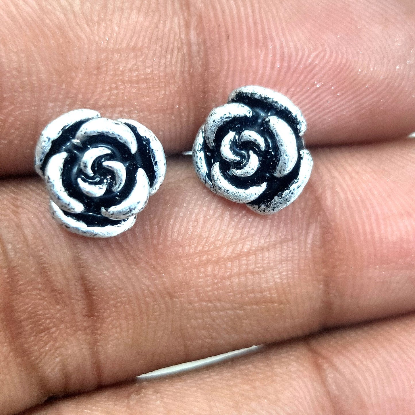 Anokhi Ada Floral Metal Stud Earrings for Girls ( Silver, AS-03C )