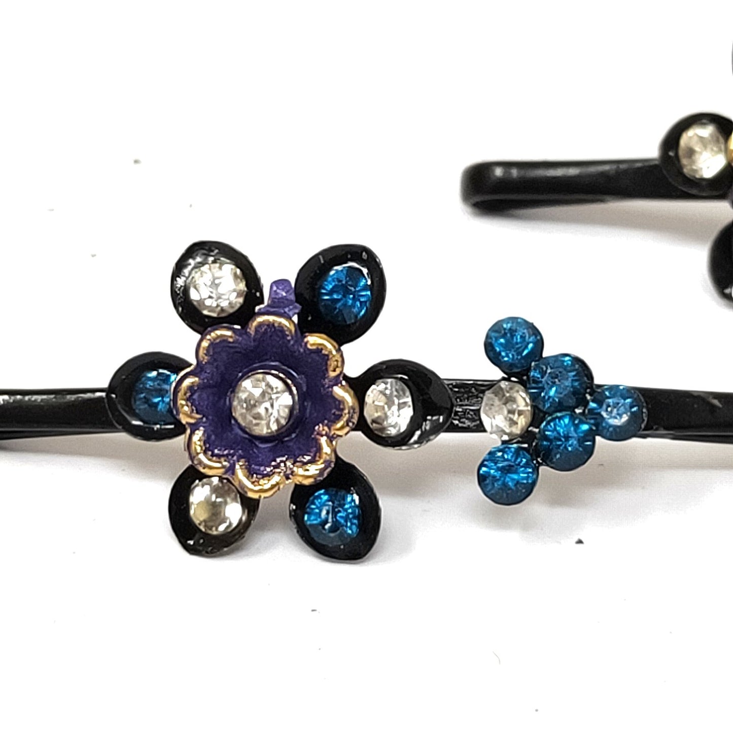 Anokhi Ada Floral  Fancy Bobby Pin for Girls and Women for Occasion (BE-27)