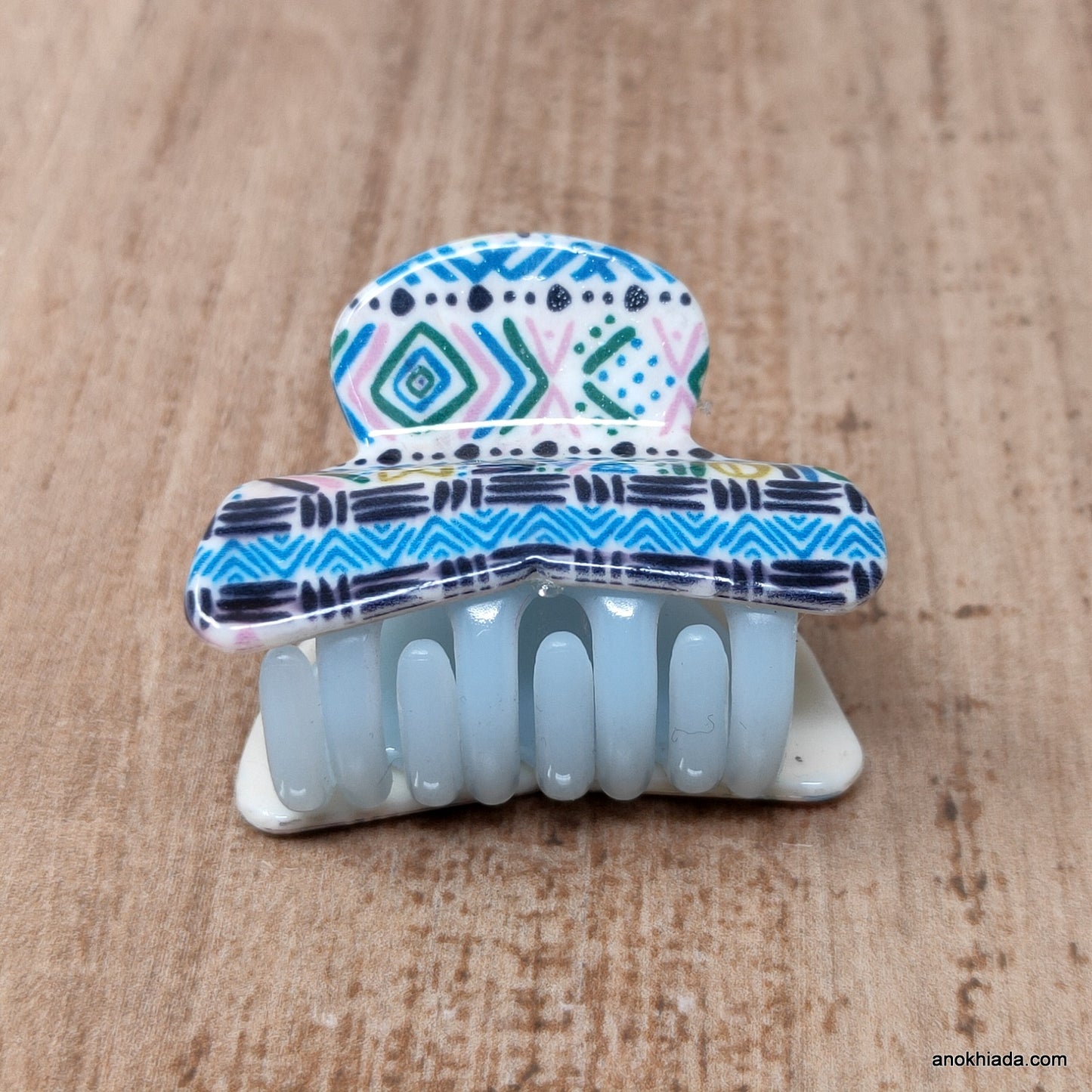 Textured Fancy Plastic Hair Clutcher / Hair Claw for Girls and Women (98-01B Clutcher)