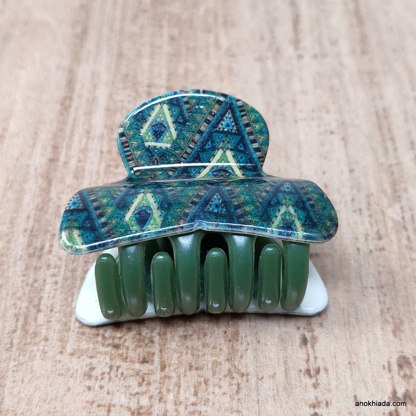 Textured Fancy Plastic Hair Clutcher / Hair Claw for Girls and Women (98-01C Clutcher)