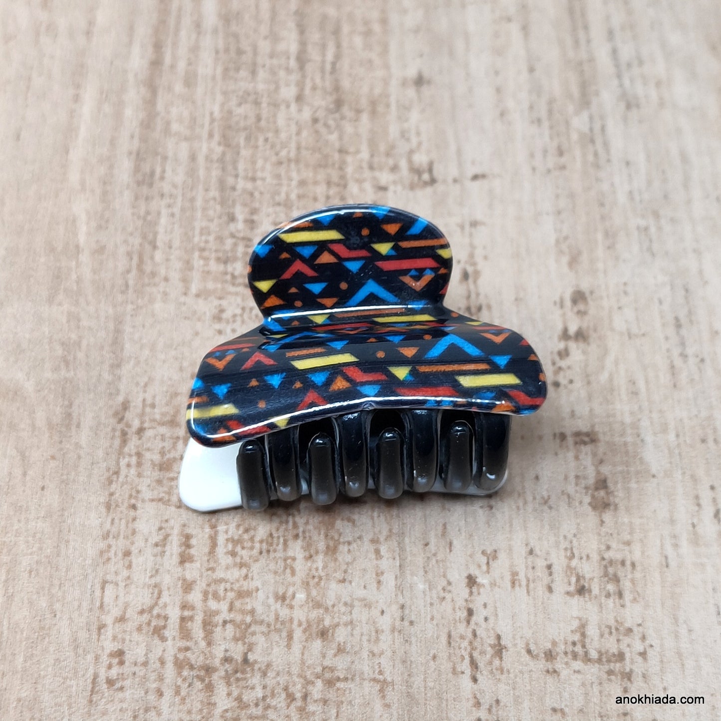 Textured Fancy Plastic Hair Clutcher / Hair Claw for Girls and Women (98-01F Clutcher)