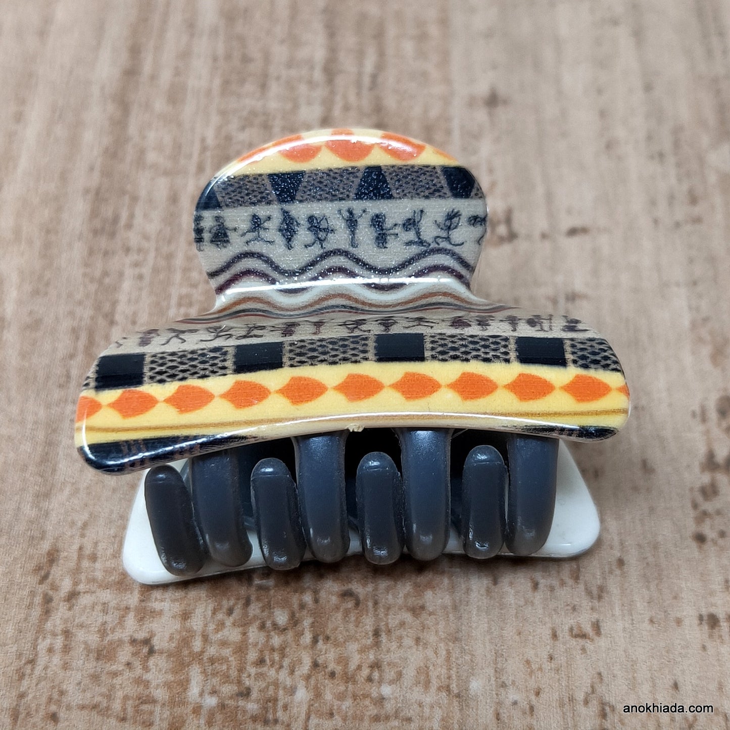 Textured Fancy Plastic Hair Clutcher / Hair Claw for Girls and Women (98-02I Clutcher)