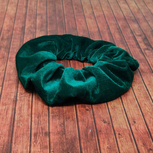 Anokhi Ada Green Velvet Extra Large Scrunchie for Girls and Women (15-10 Scrunchie)