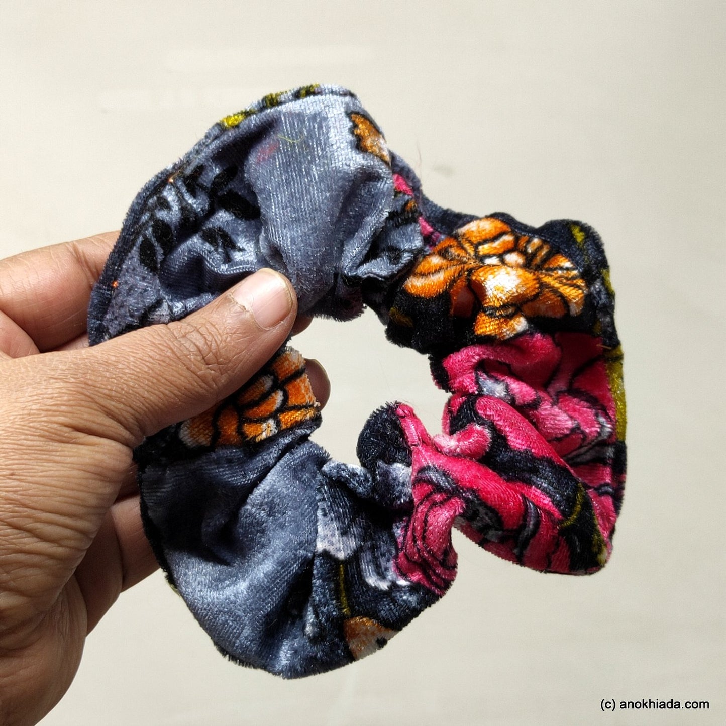 Anokhi Ada Handmade Stylish Velvet Scrunchie for Girls and Women (15-168 Scrunchie)