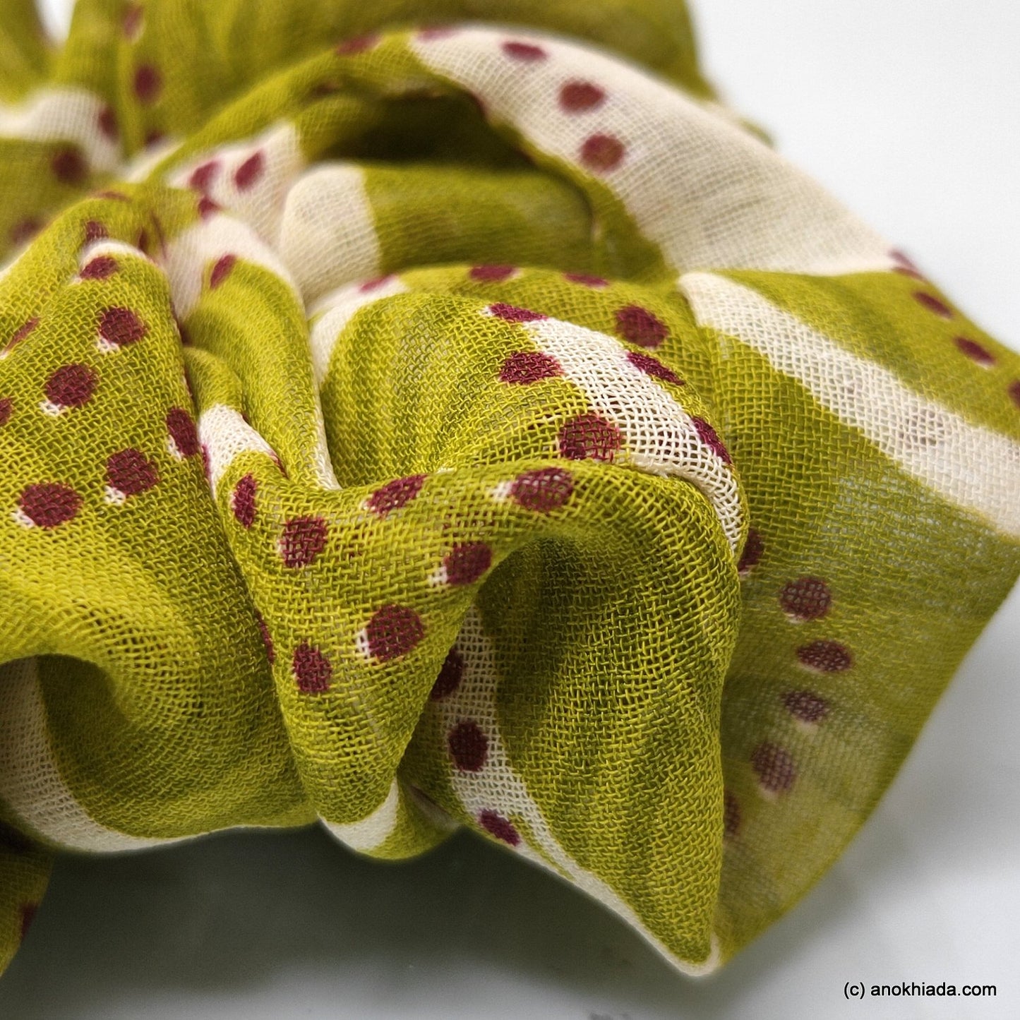 Anokhi Ada Handmade Stylish Fabric Scrunchie for Girls and Women (15-204 Scrunchie)