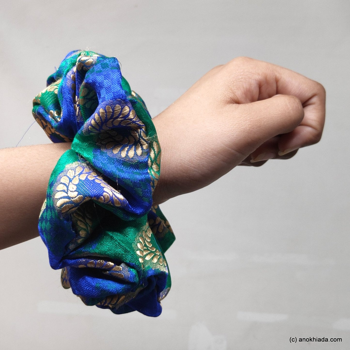 Anokhi Ada Handmade Stylish Fabric Scrunchie for Girls and Women (15-214 Scrunchie)
