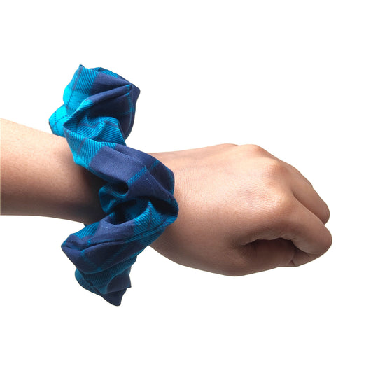 Checkered Fabric Scrunchie (15-247 Scrunchie)
